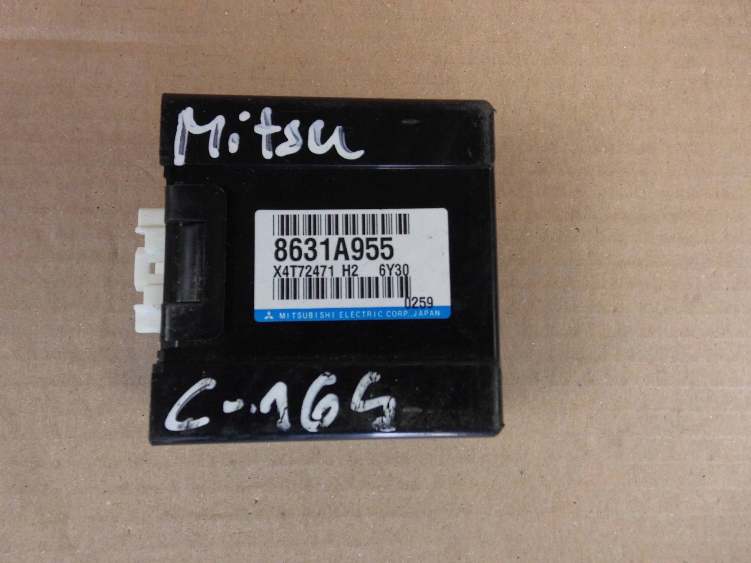 Mitsubishi Outlander III modulo 4x4 reduktora mostu 8631A955