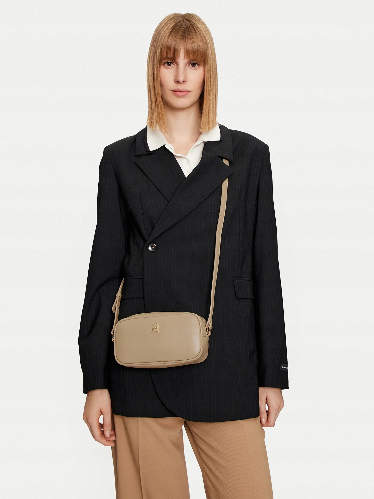 Taška Tommy Hilfiger Th Refined Camera Bag AW0AW16468 Aeg