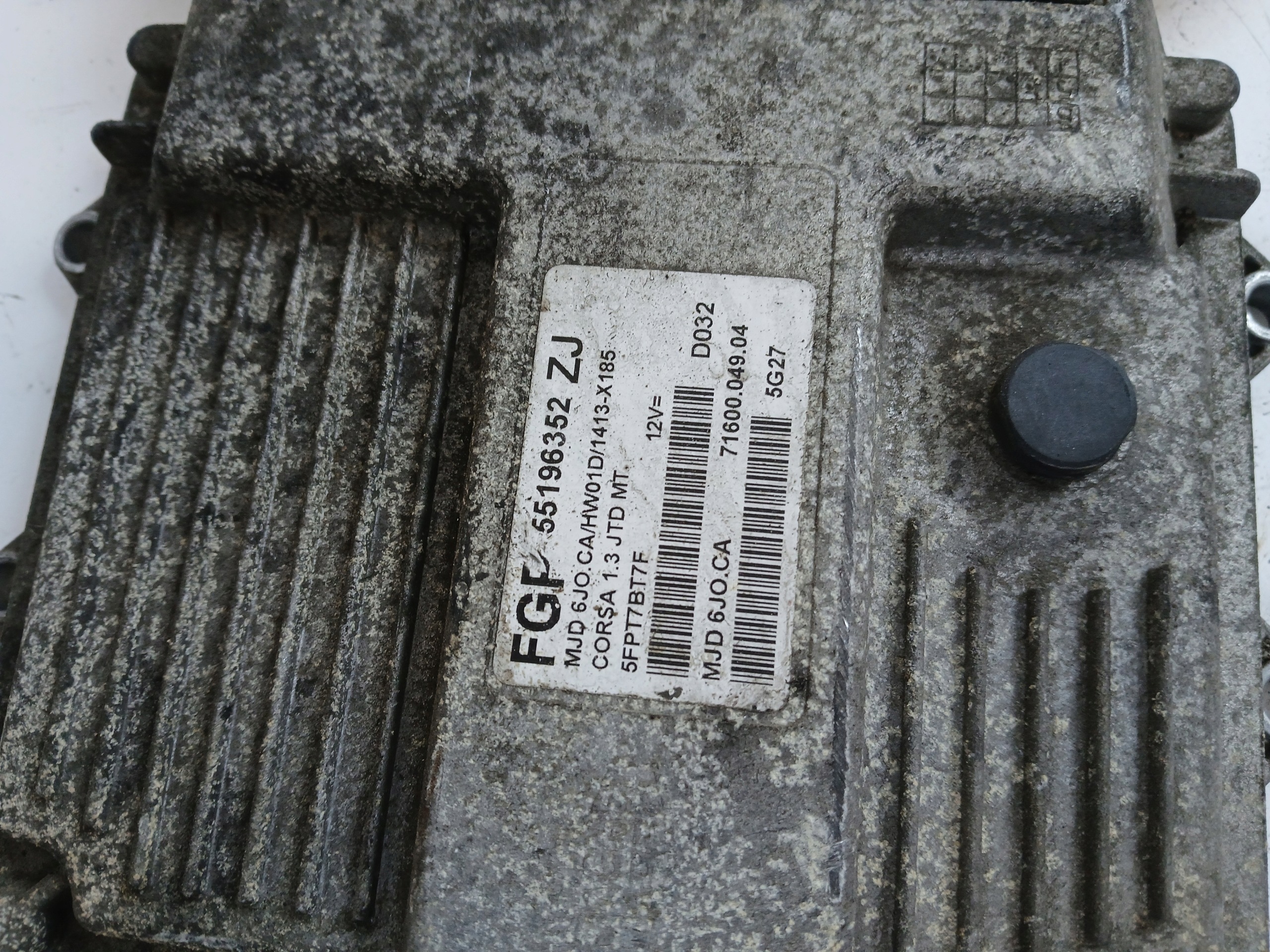 OPEL CORSA C 1.3 CDTI unité de commande électronique uce moteur 55196352ZJ