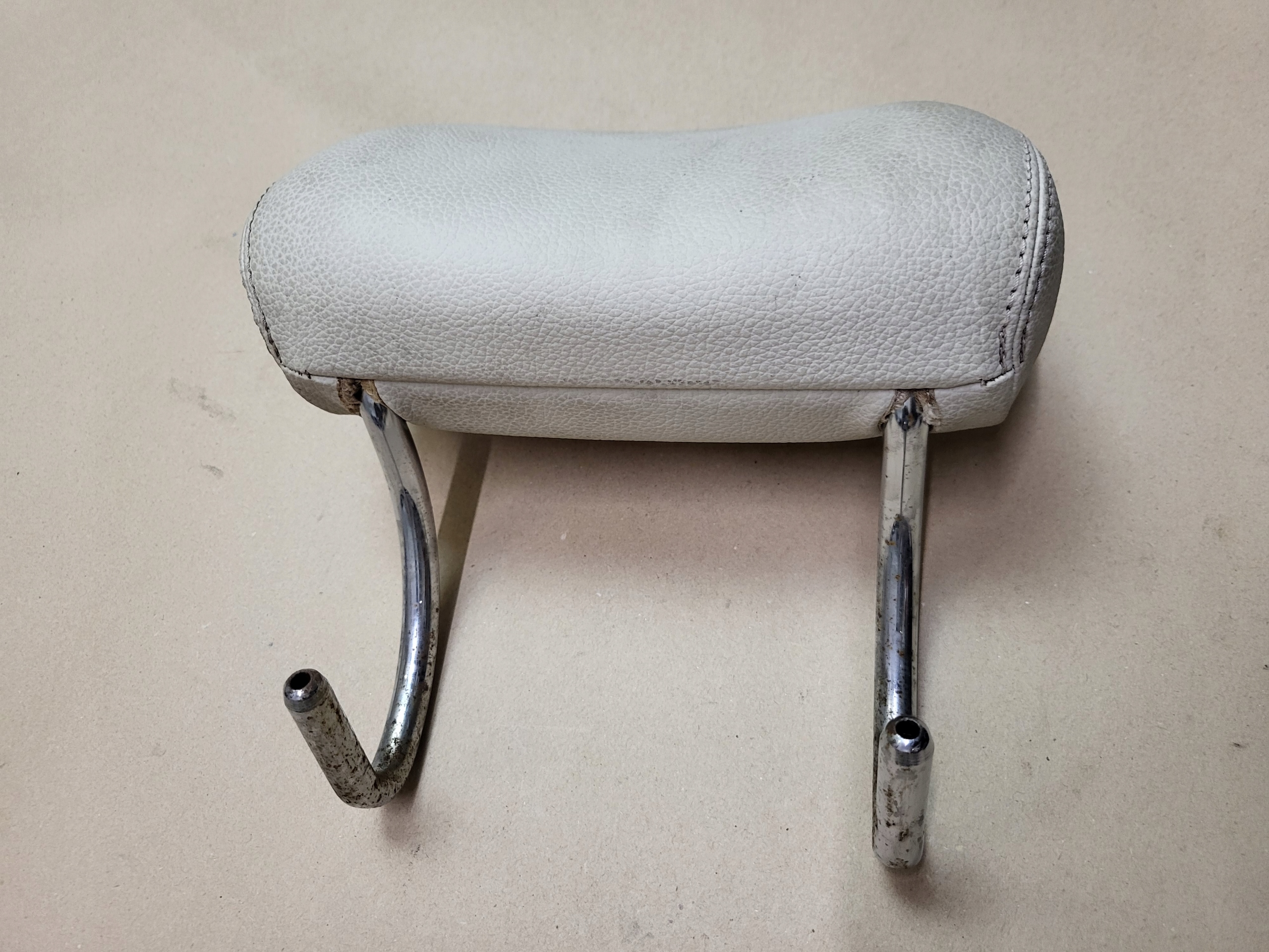 rest rear MERCEDES E W211 creamy leather OE