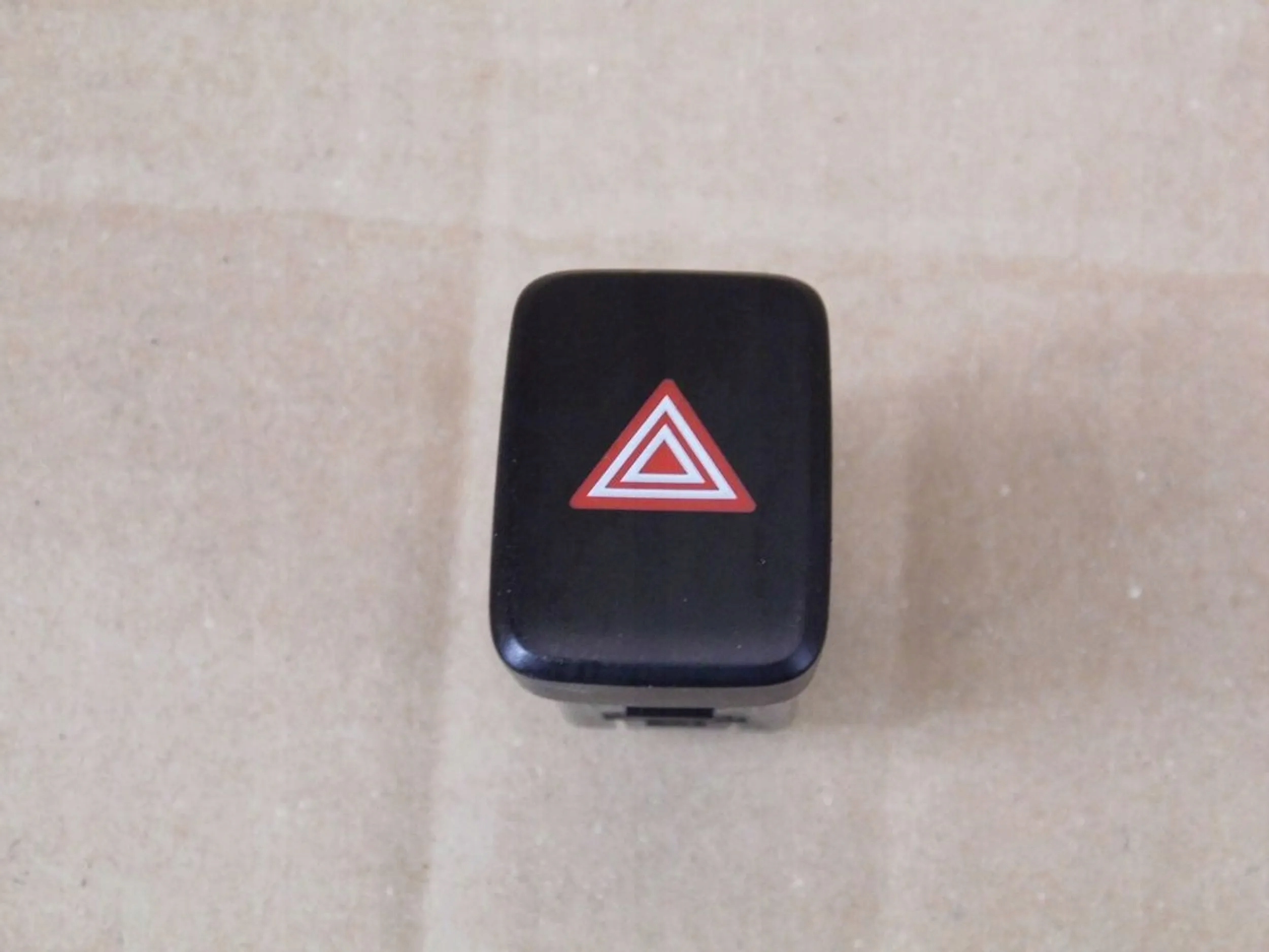 Kia Optima IV light switch of warning lights switch button 93790D4000