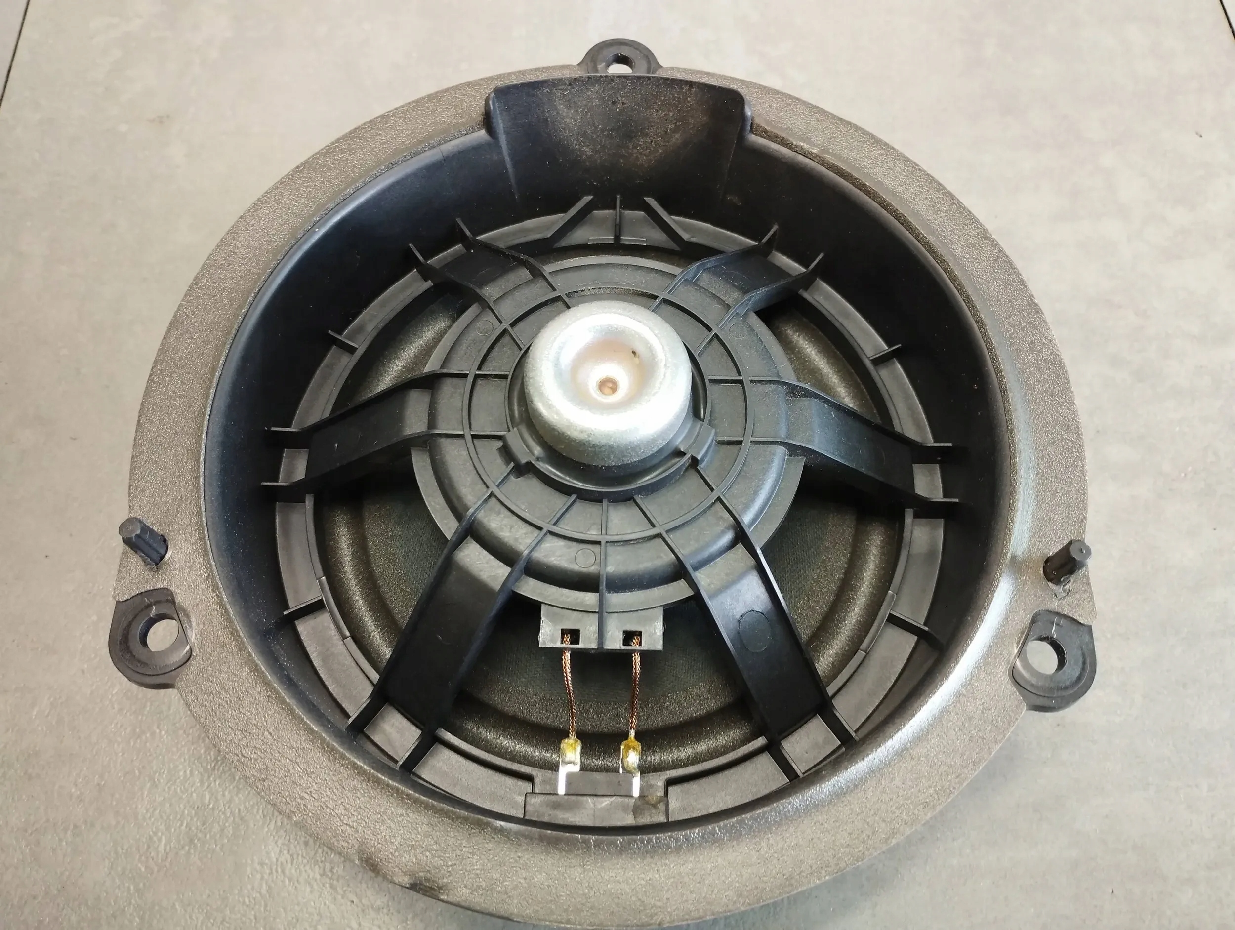Audi A6 C7 4G speaker door rear part 4G1035411