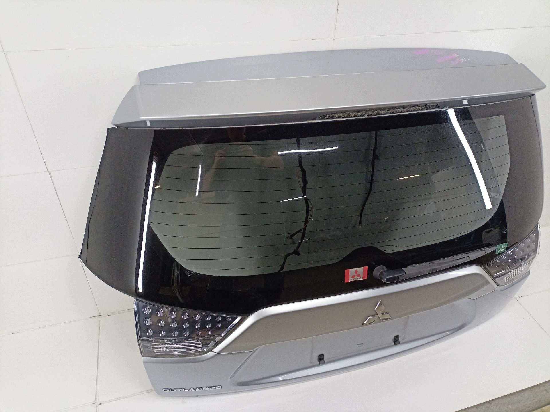rear trunk door boot Mitsubishi Outlander 2 facelift 2010