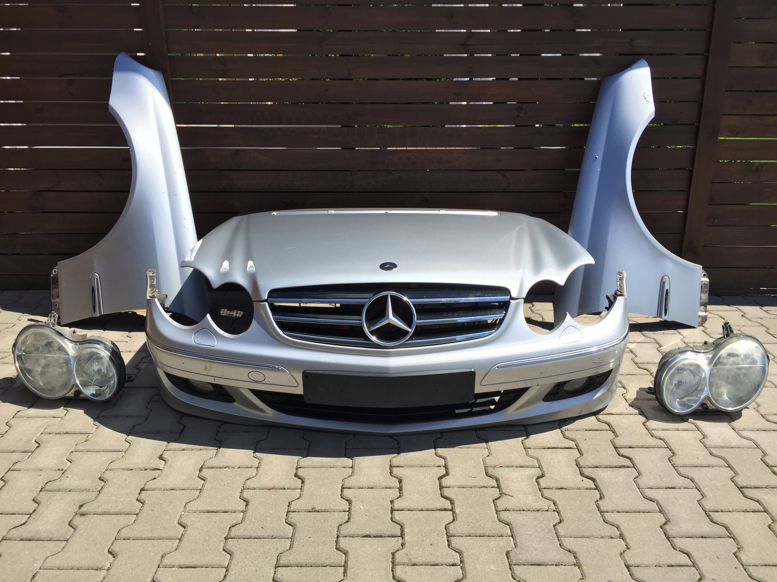 MERCEDES CLK 209 LIFT KOMPLETNA MASKA 744