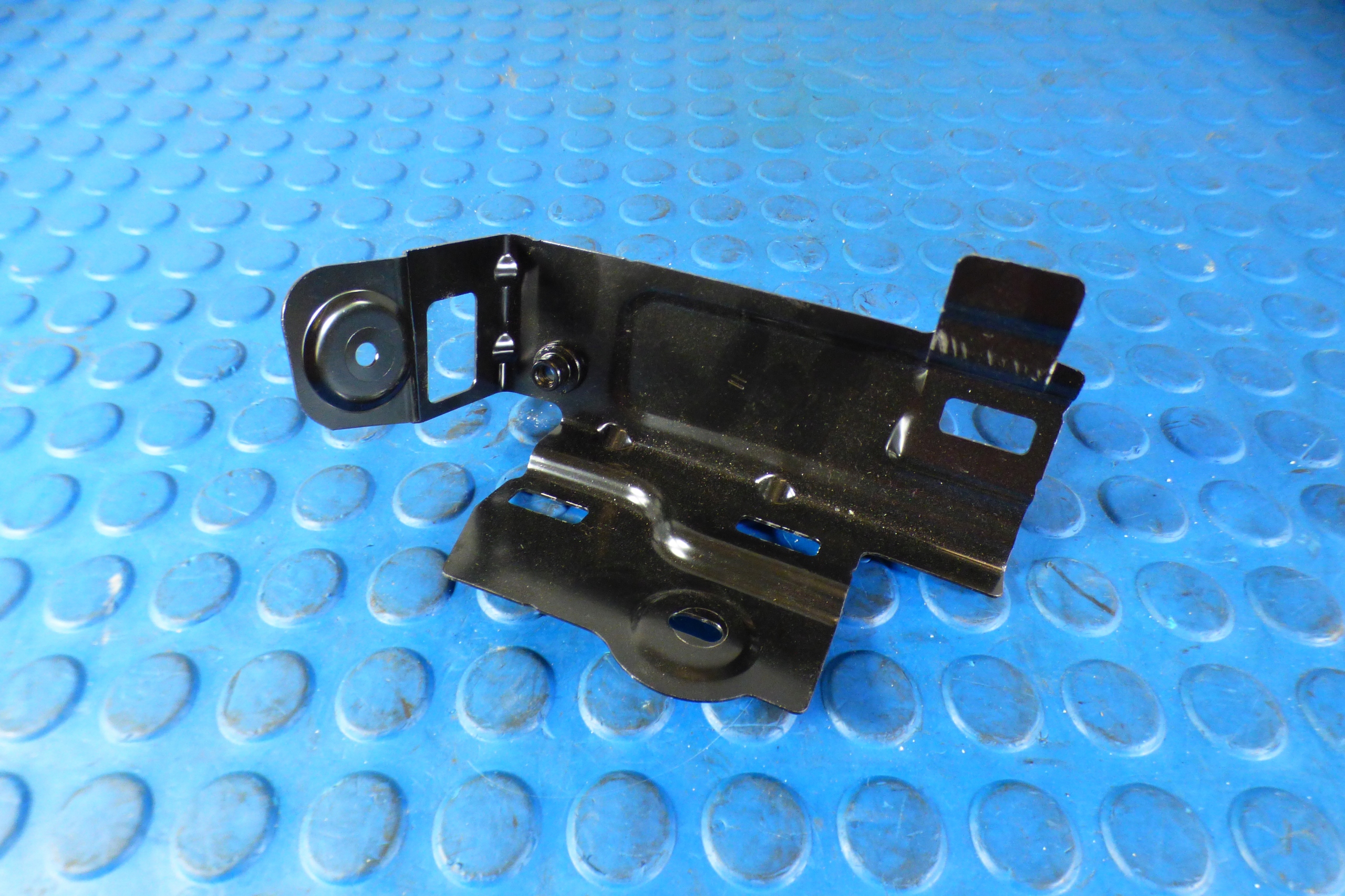 holder console bracket right left stBDB VOLVO S60 V60 III