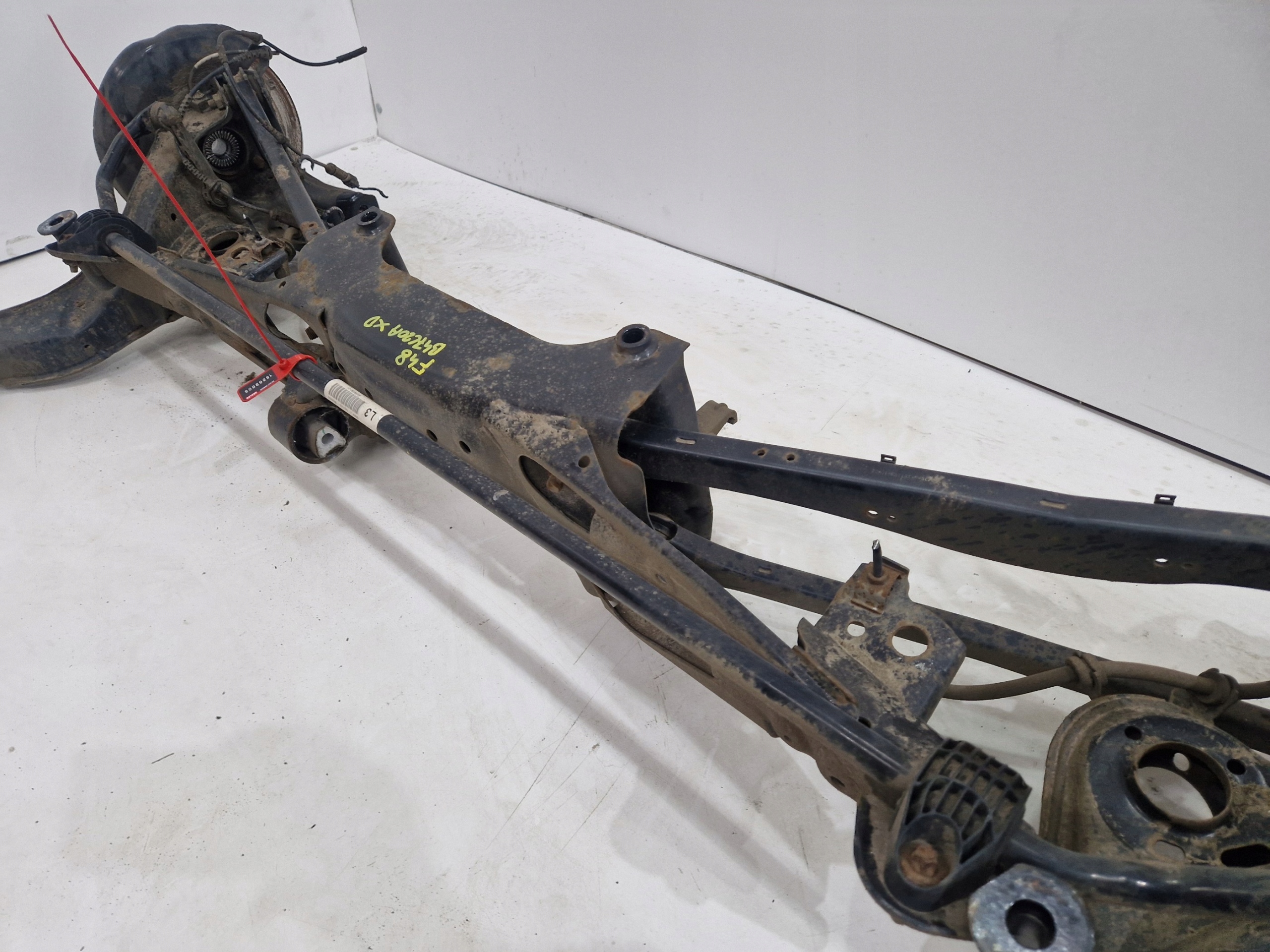 axle beam rear. BMW X1 F48 2.0 D X DRIVE