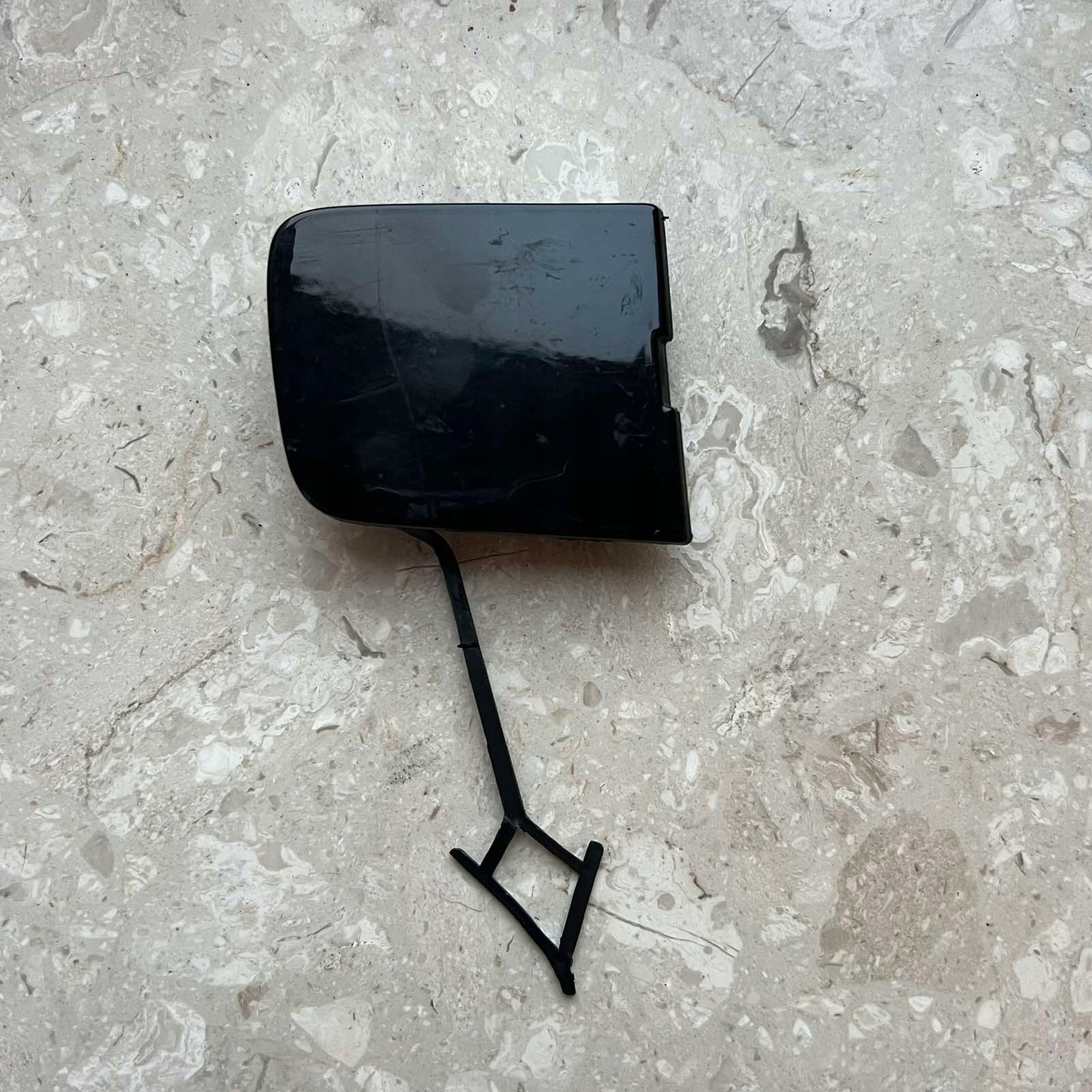 MAXUS EUNIQ 6 SUV 2021-> towing hook cap bumper front P02165