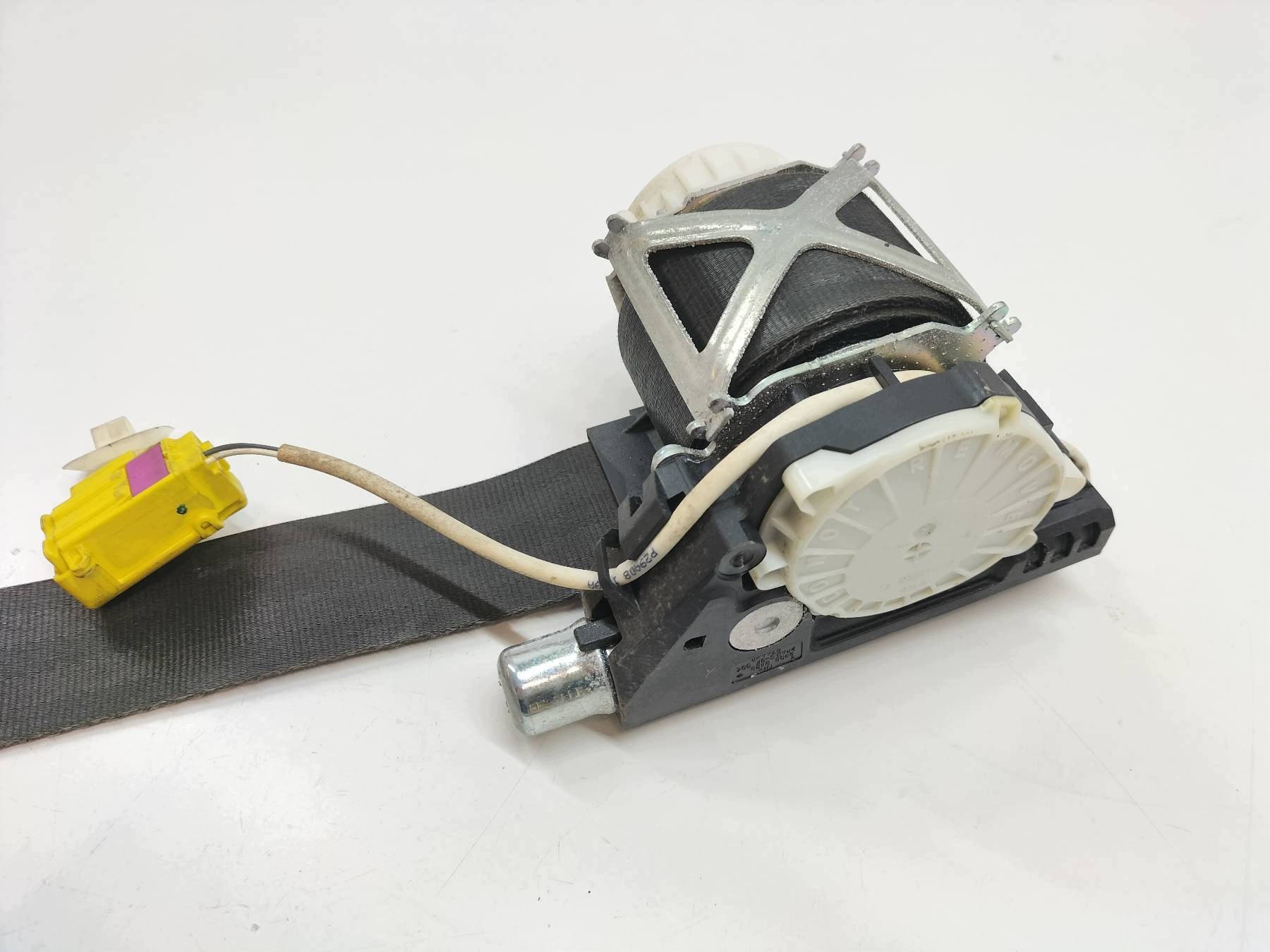tension belt safety left front driver´s 3C1857705N VW Passat VI B6