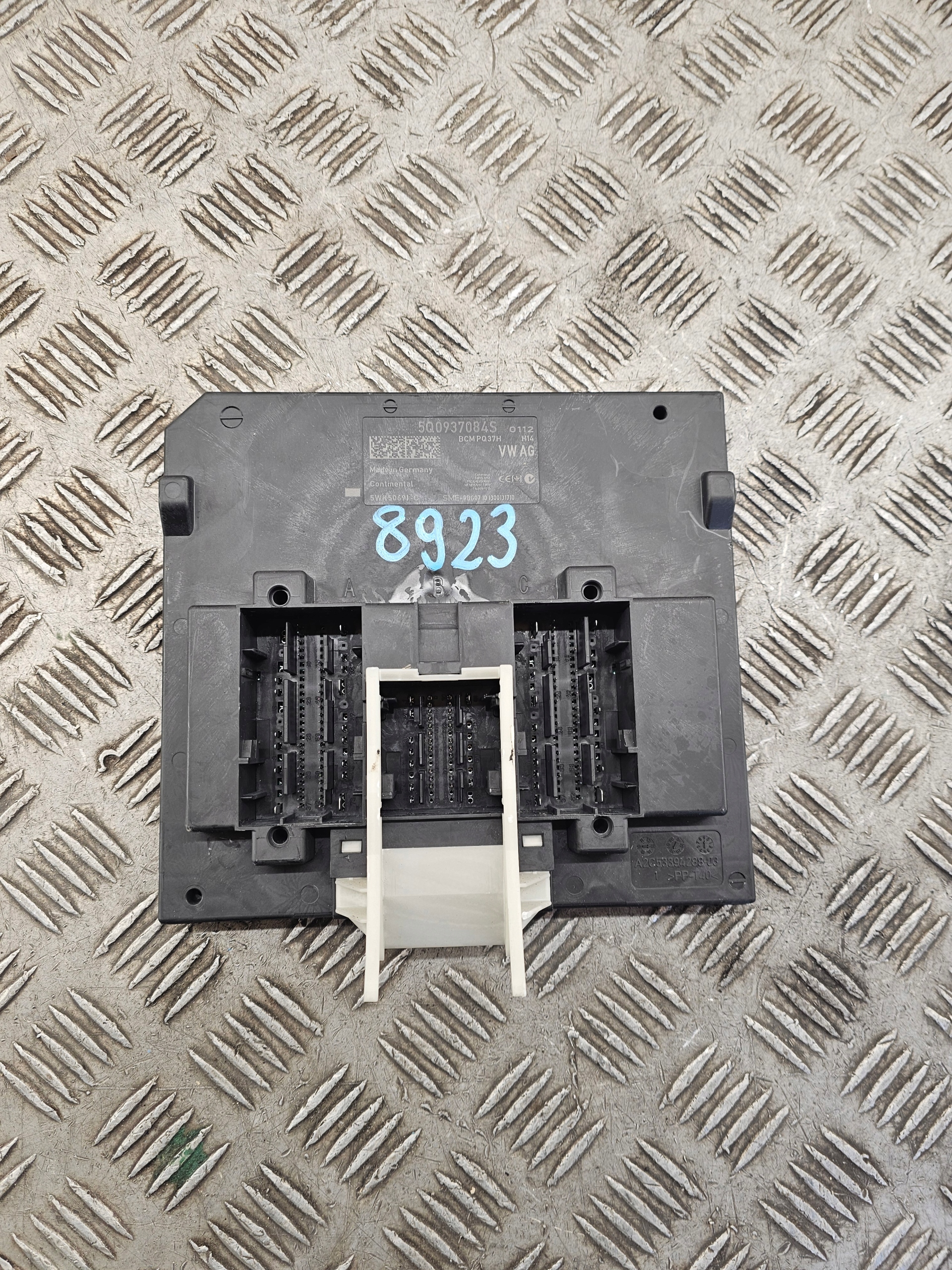VW GOLF VII LEON III A3 8V module control unit BCM 5Q0937084S
