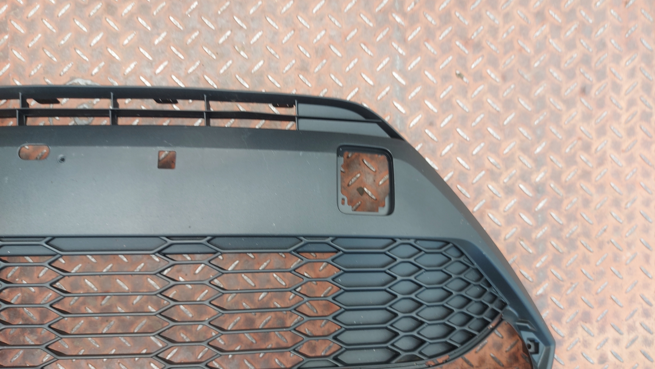 grid of a bumper central front front TOYOTA CHR C-HR 19- LIFT