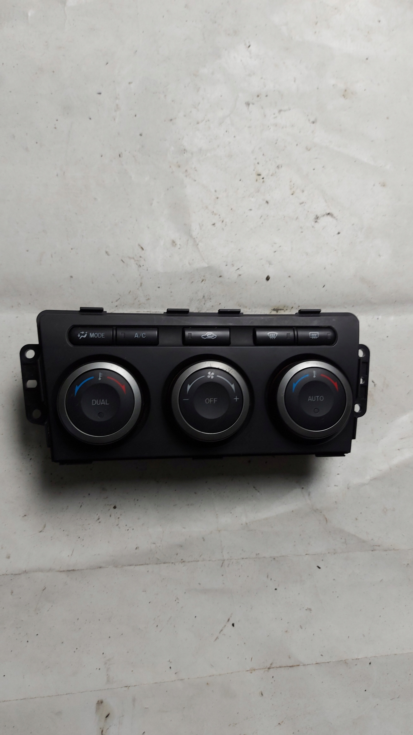 control panel NAWIEWEM air conditioning devices REGULACJA MAZDA 6 GH OE