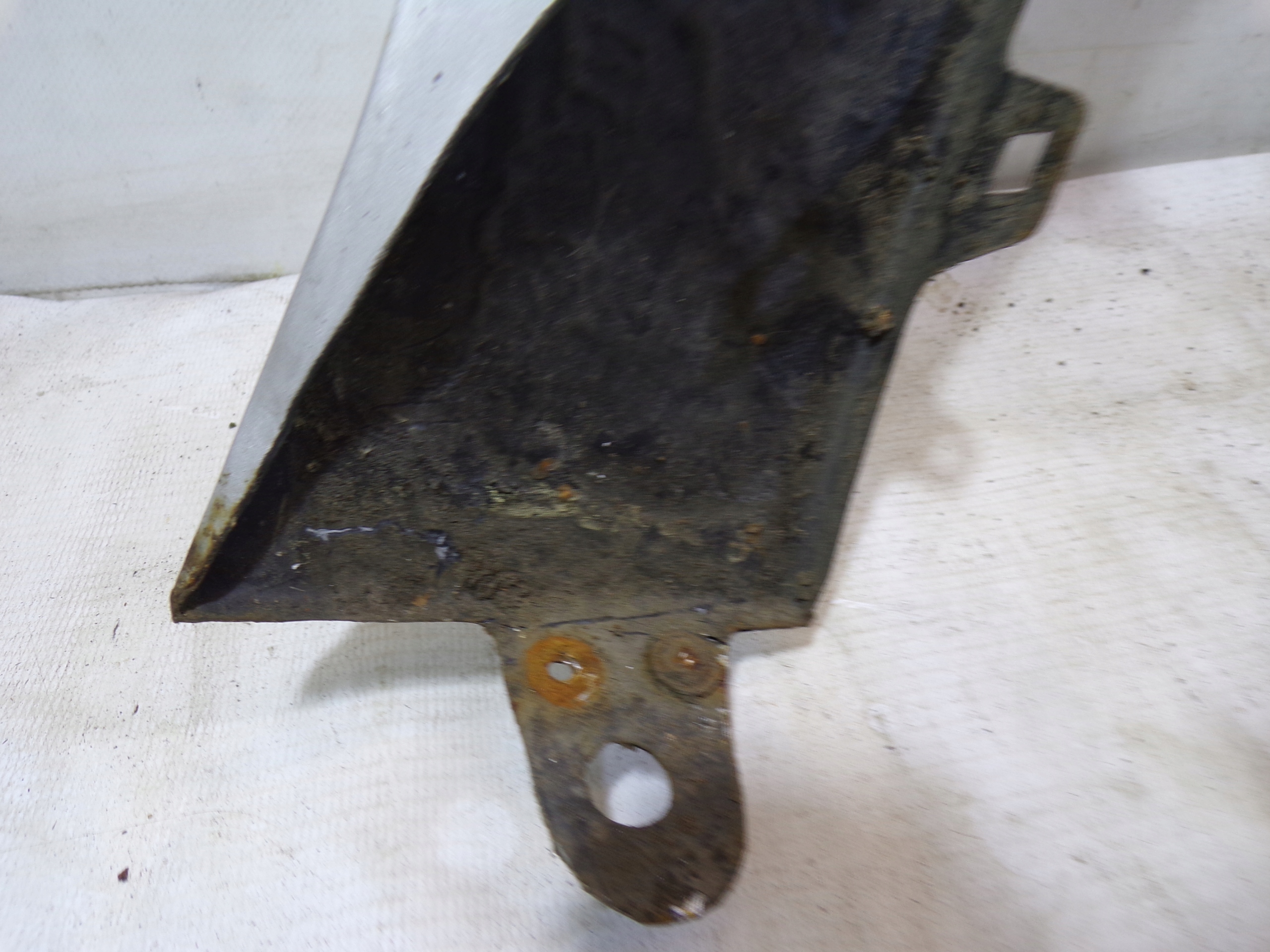 fender left front SKODA OCTAVIA 2 II colour 8E8E (1)