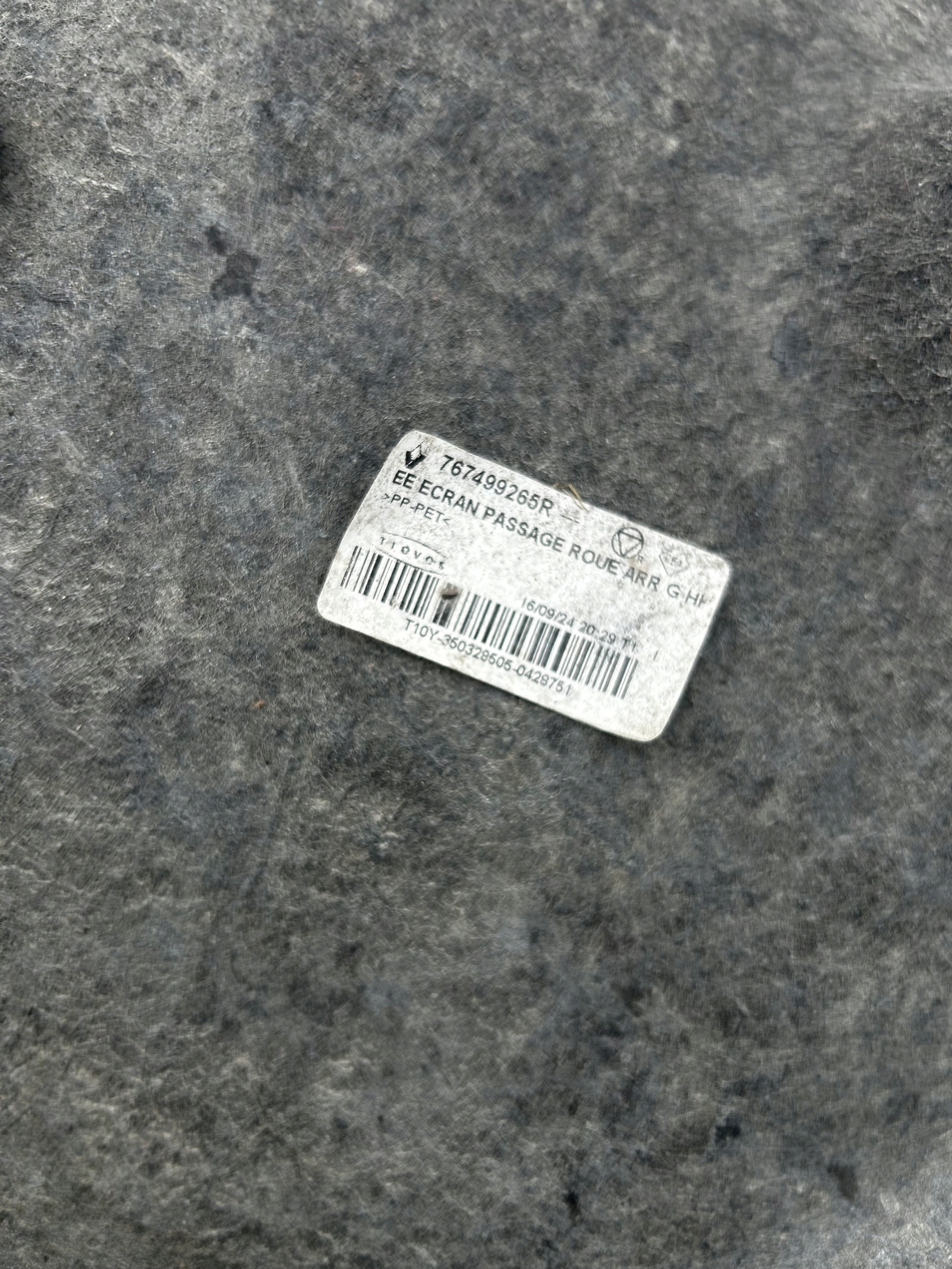 mudguard left rear part RENAULT AUSTRAL 767499265R