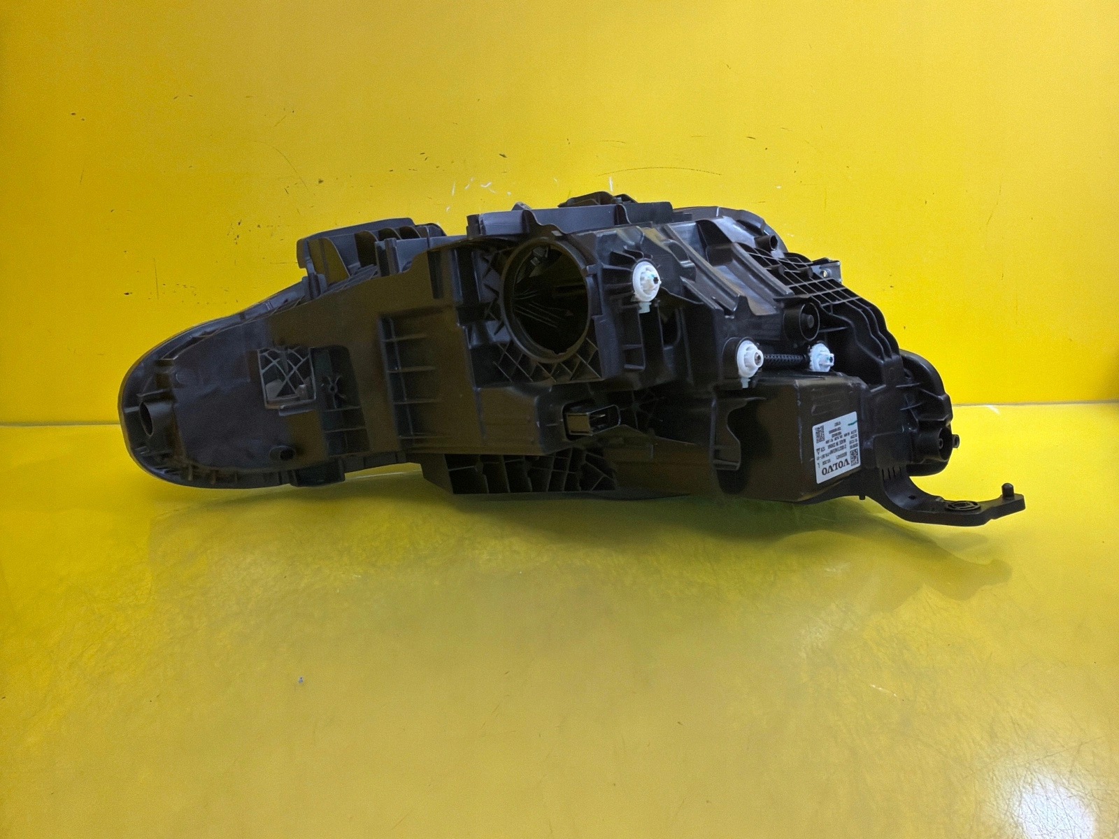light left front Volvo EX30 Full Led 80000401