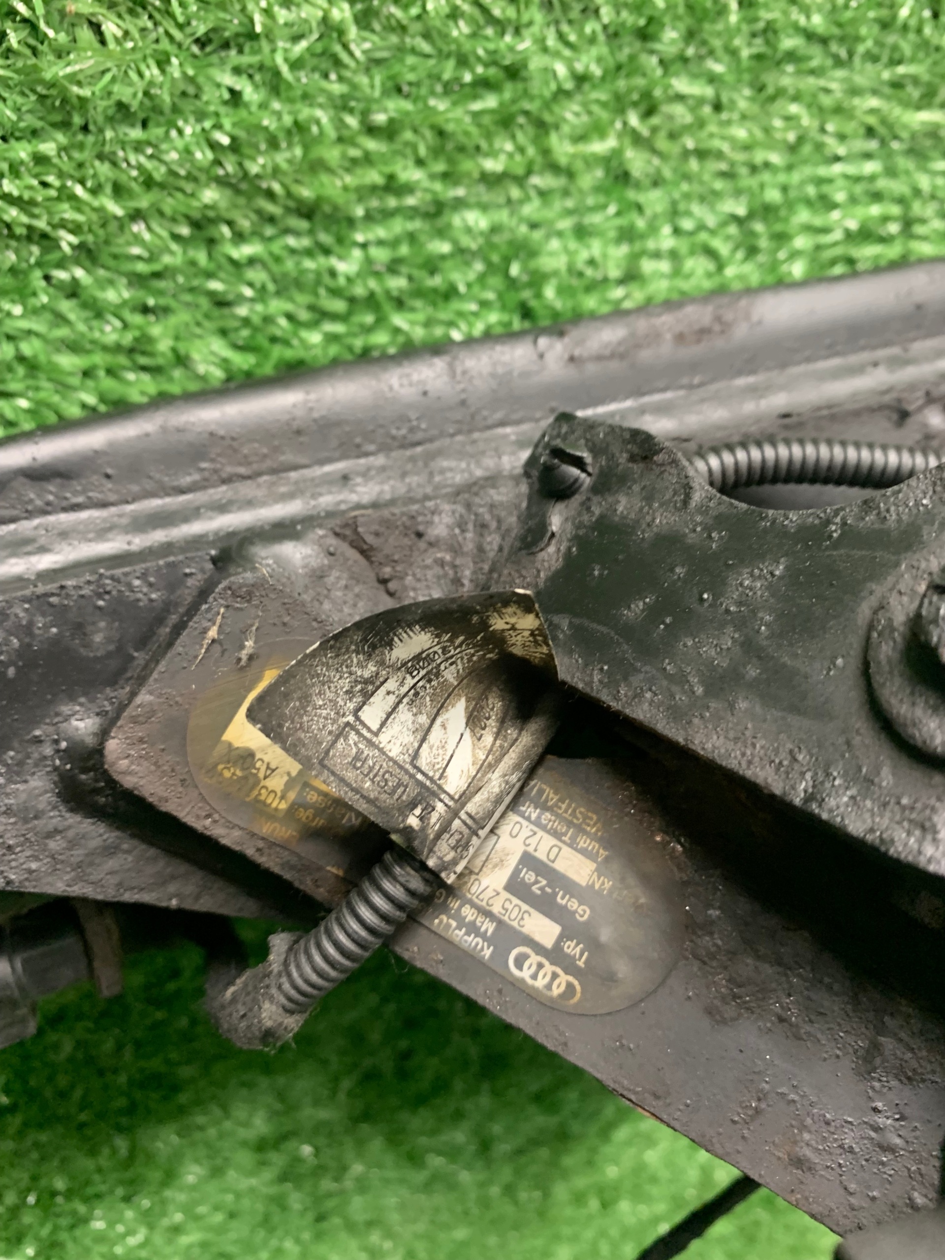 tow SKLADANY AUDI A6 C6 KOMBI original complete