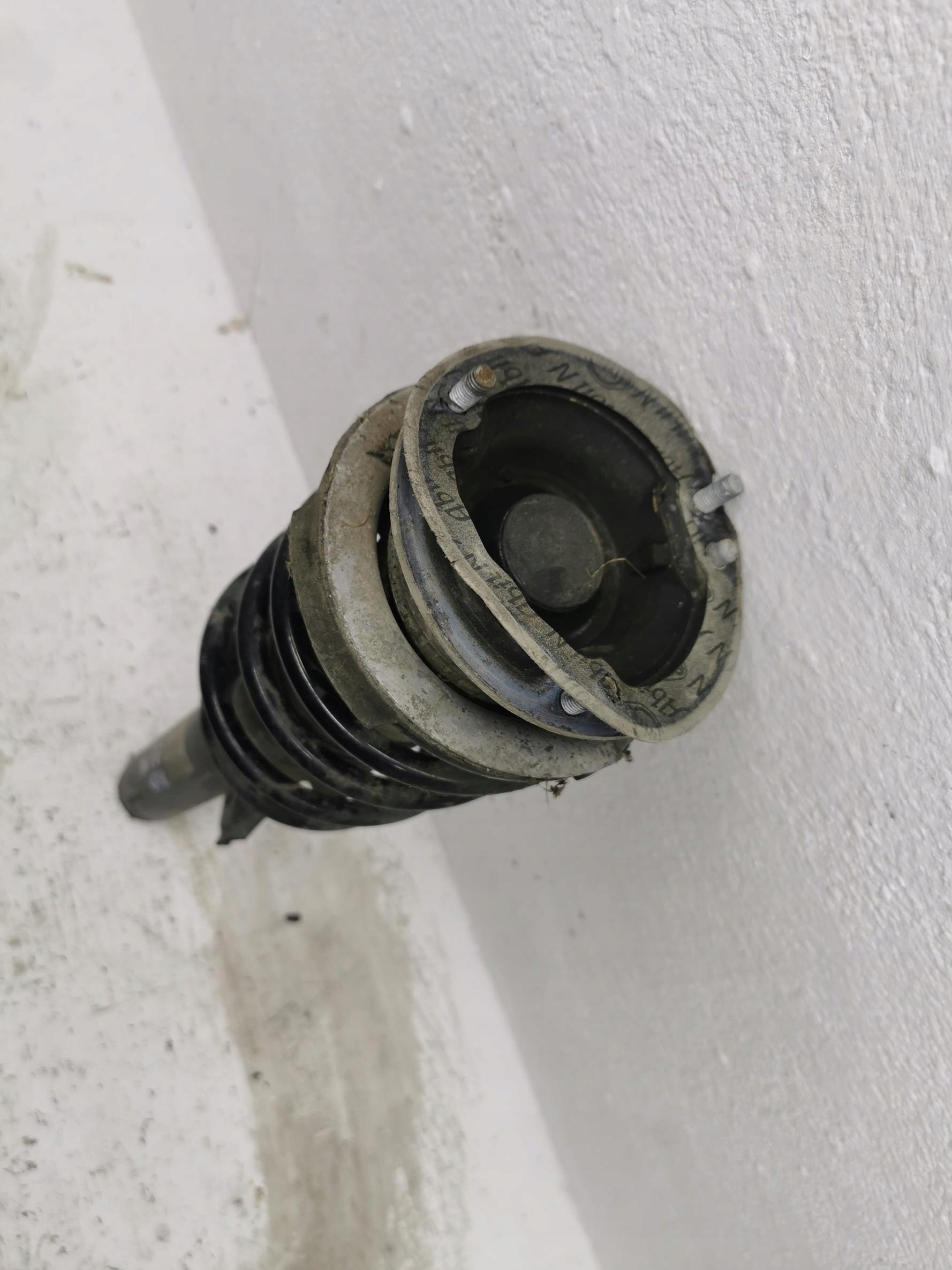 shock absorber right front BMW X1 E84 6851334 2.0B