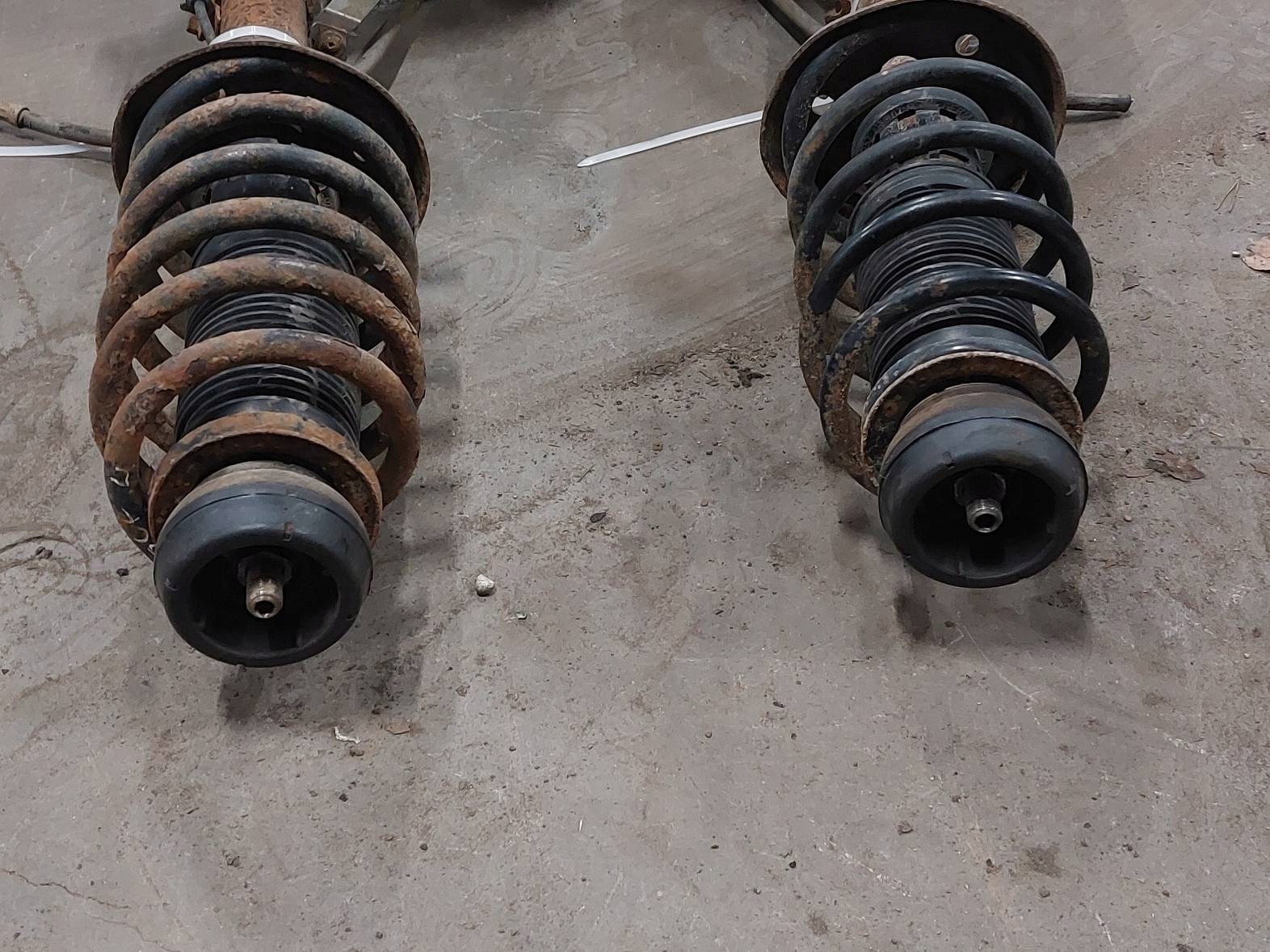 shock absorber spring swing left right front AUDI A3 8L 1.9 TDI
