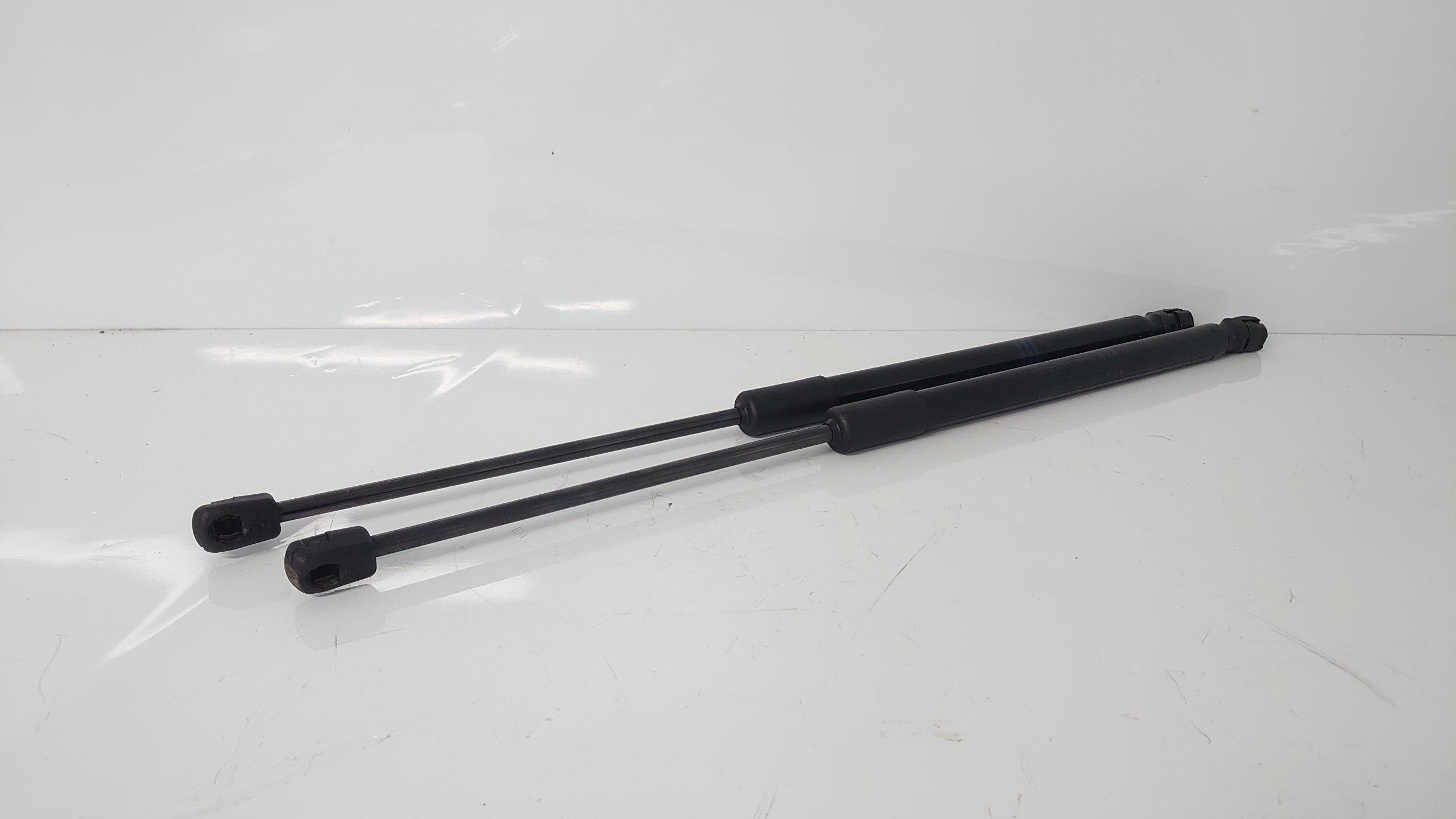 AUDI A6 C6 SILOWNIKI bonnet KOMBI 4F9827552H