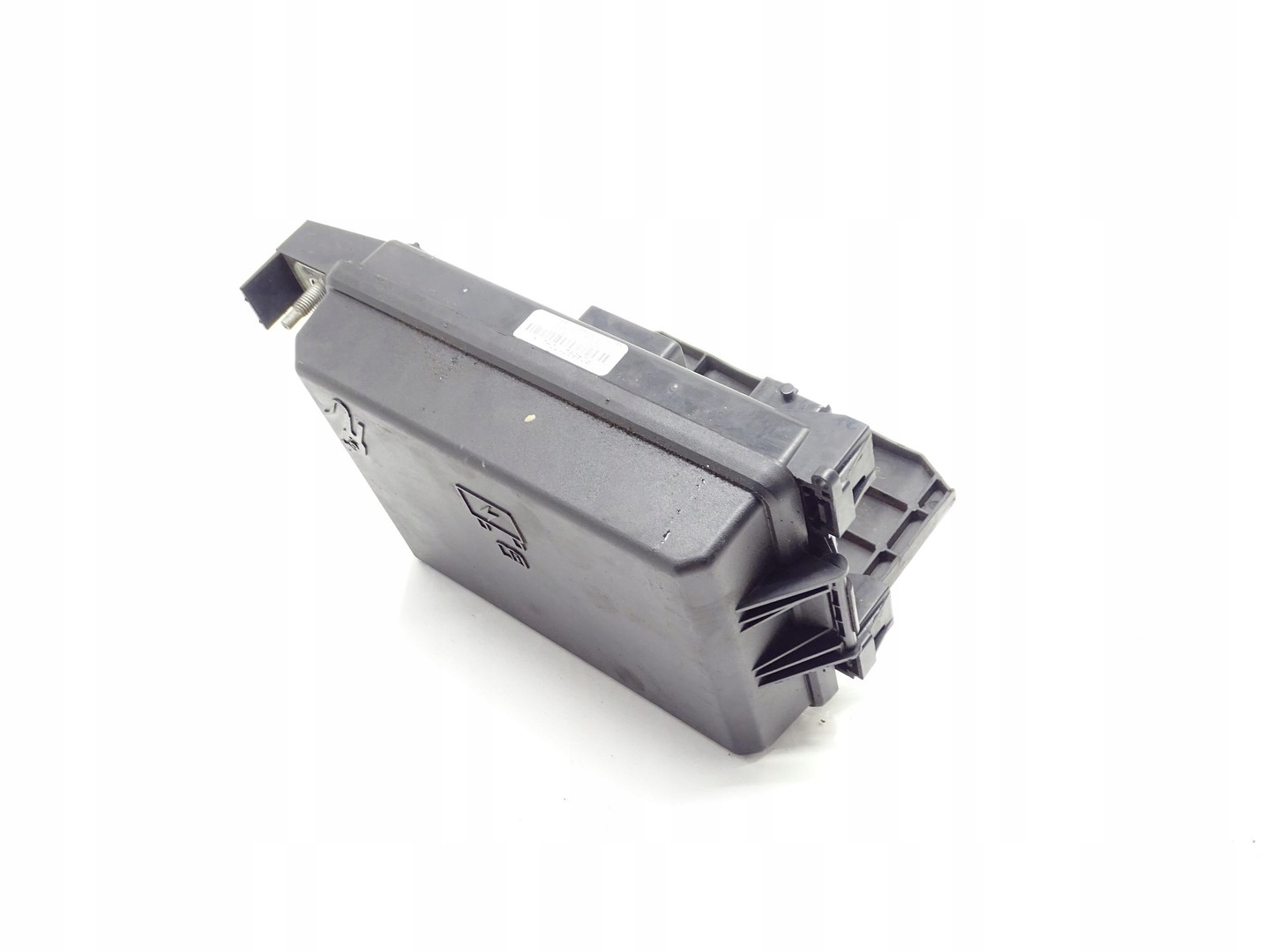 блок предохранителей CHRYSLER 300C P04692170AJ