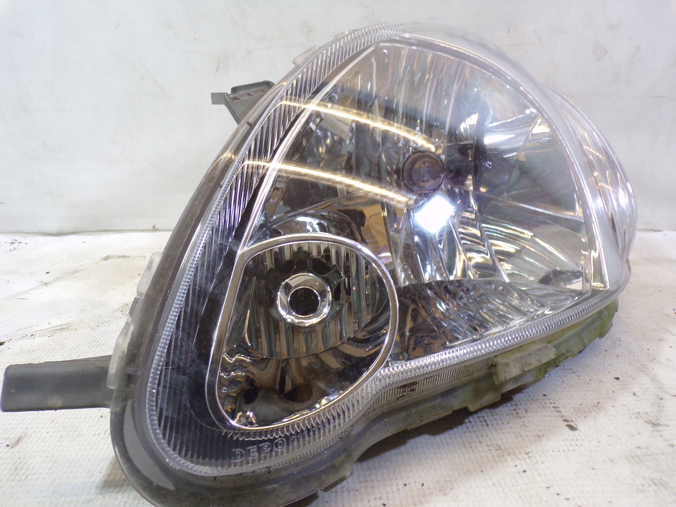 light front front left TOYOTA YARIS 1 and LIFT