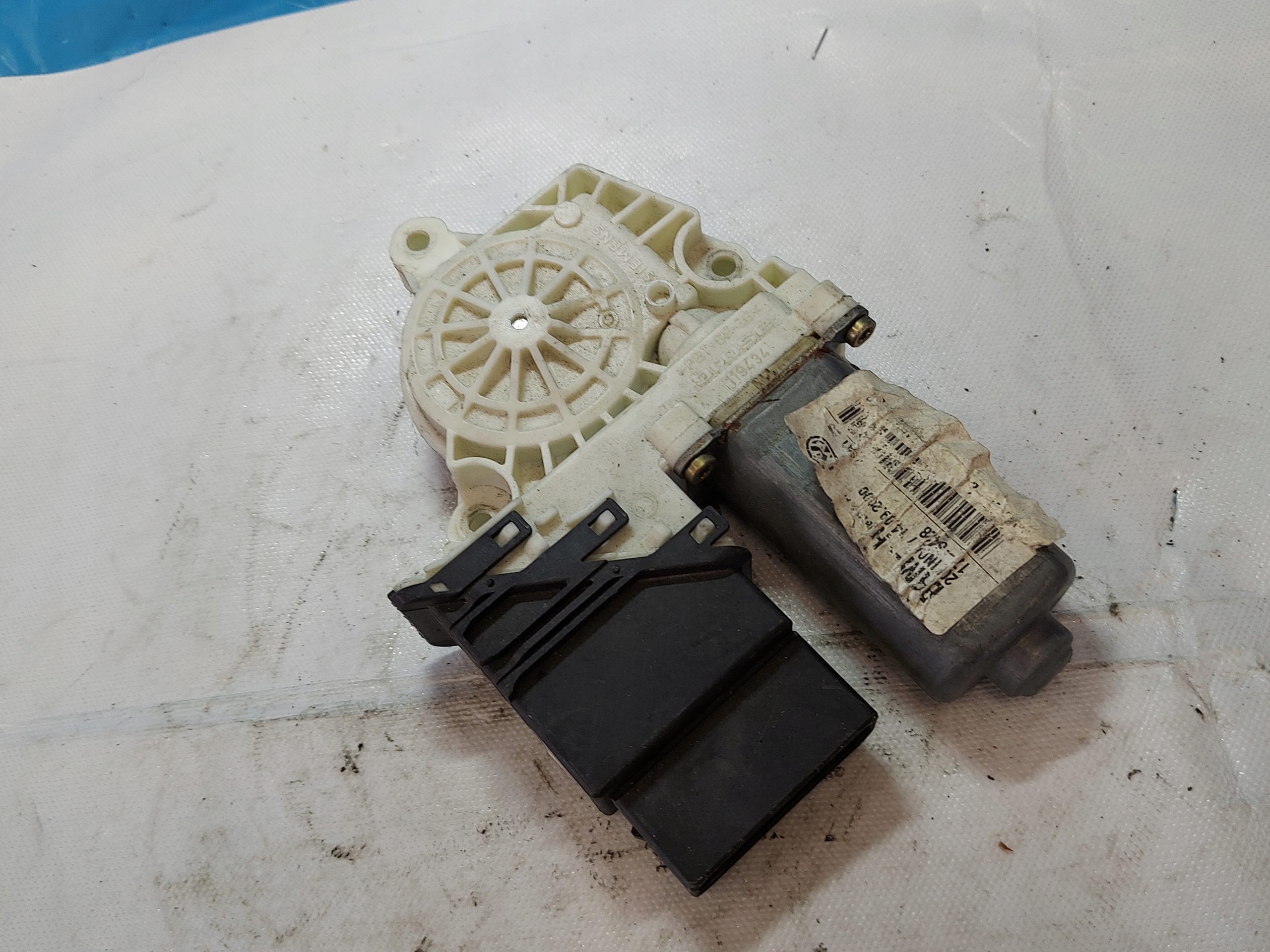 engine lifting windows GOLF IV 9776101438203 right rear part