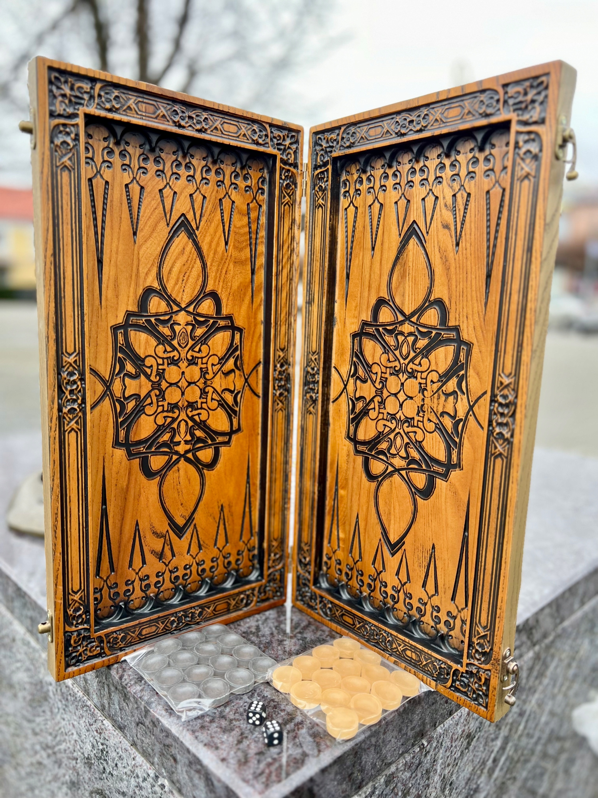 Drewniany Backgammon - Wzór Lew w Wieńcu Nazwa Drewniany Backgammon