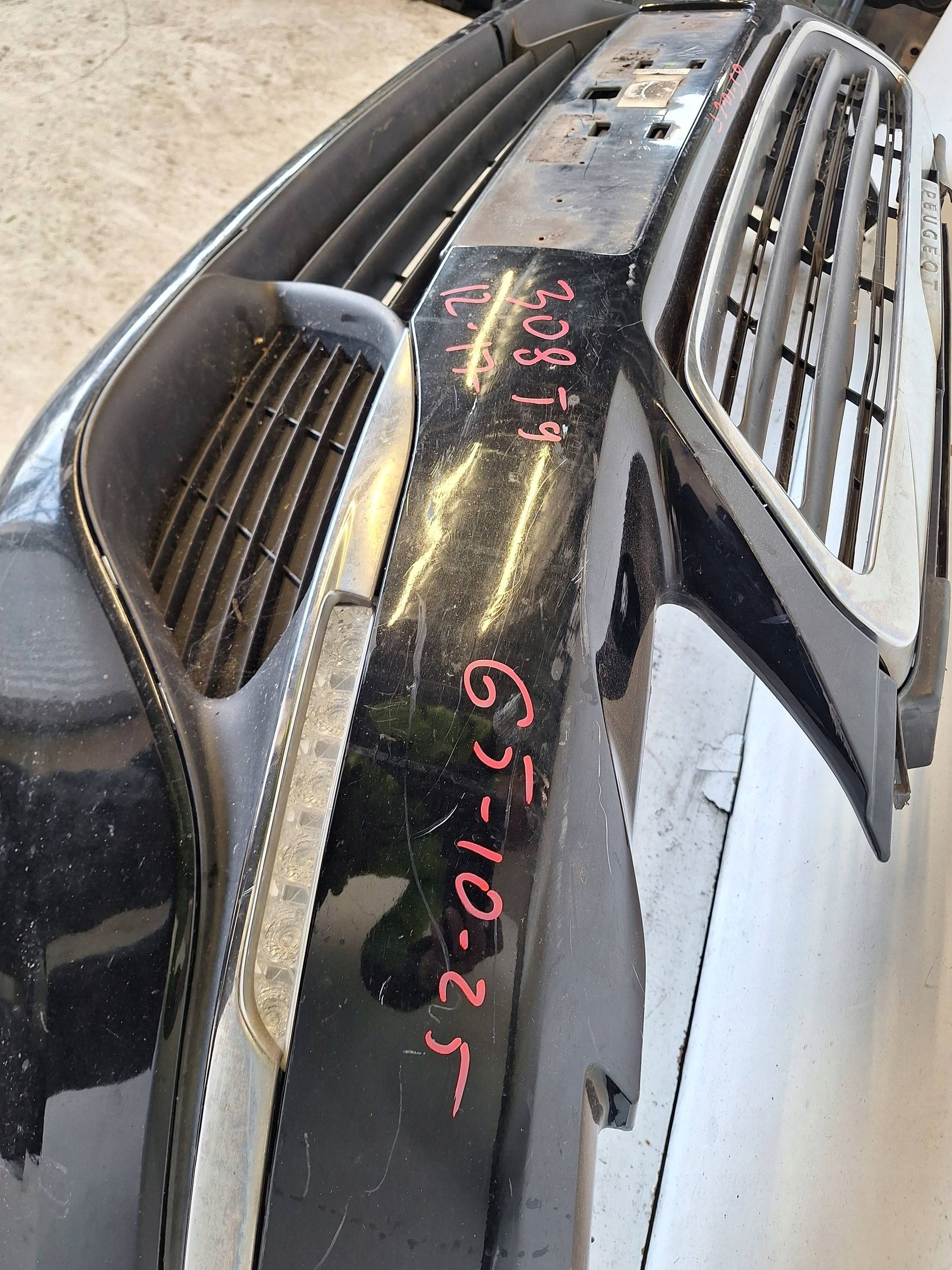 PEUGEOT 308 T9 13-17 bumper + LED