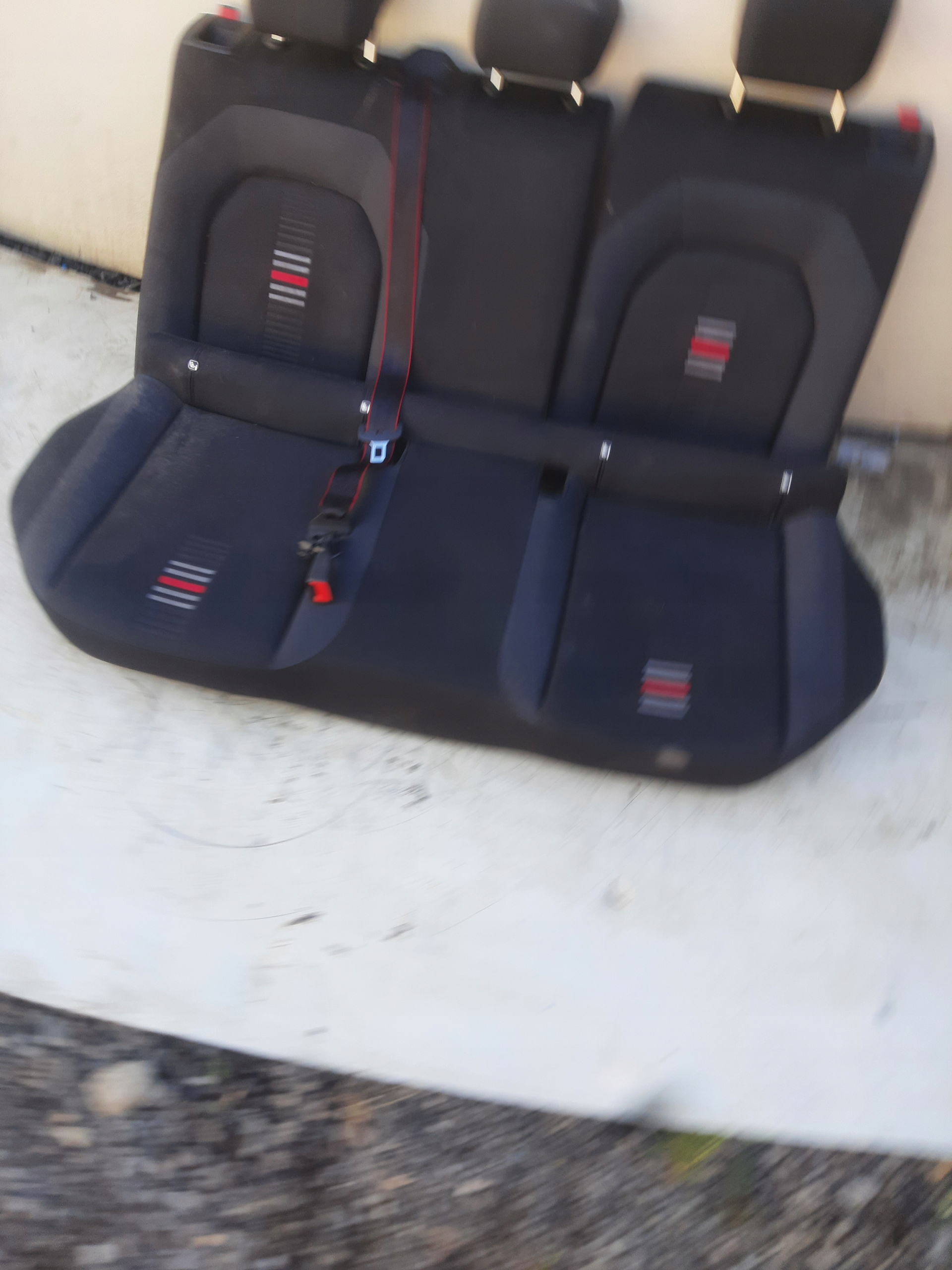 СИДЕНИЕ ЗАД. ЗАДНЯЯ SKORA SEAT ARONA FR 2017-2022