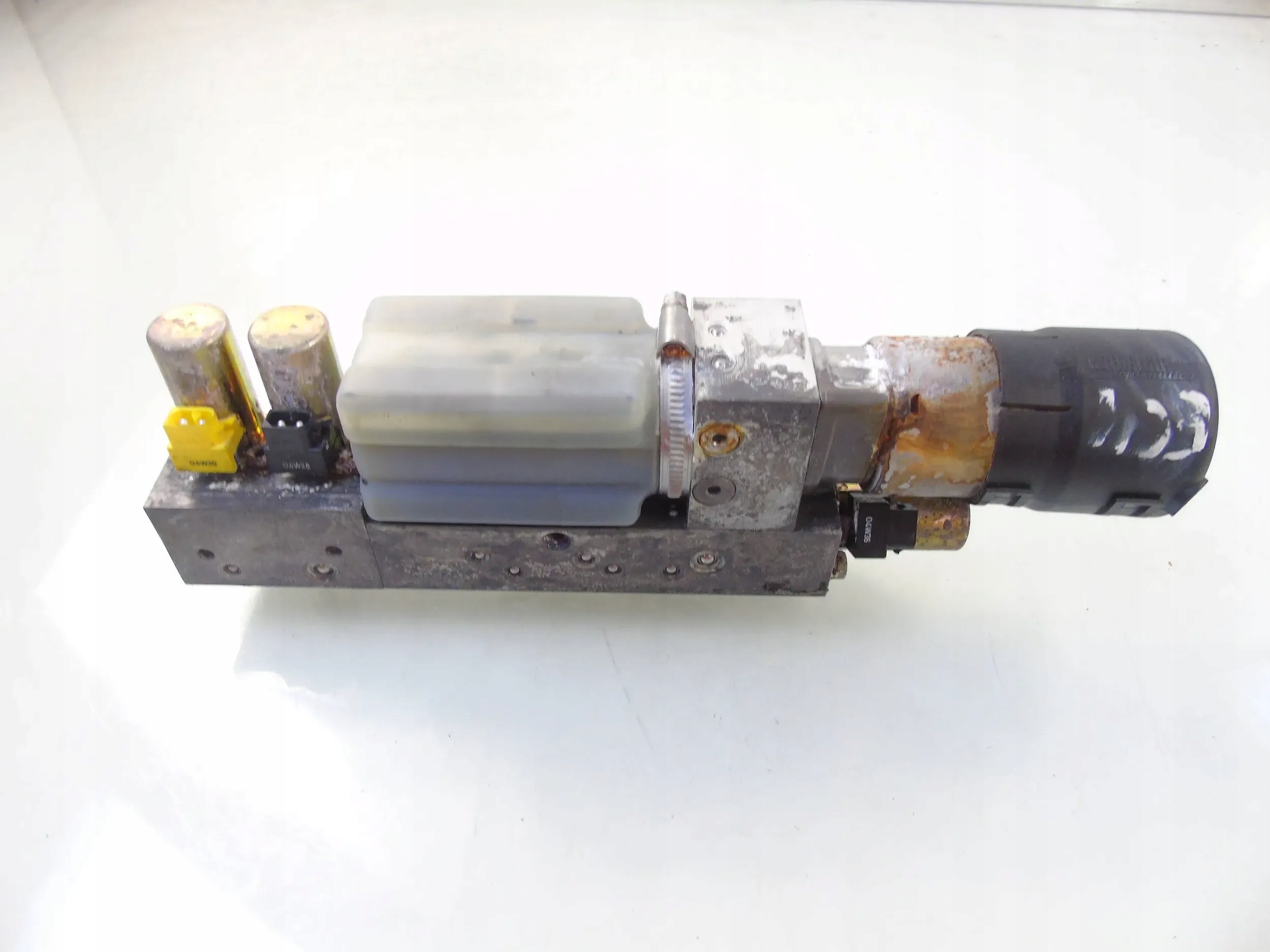 POMPA DACHU SIŁOWNIK BMW E64