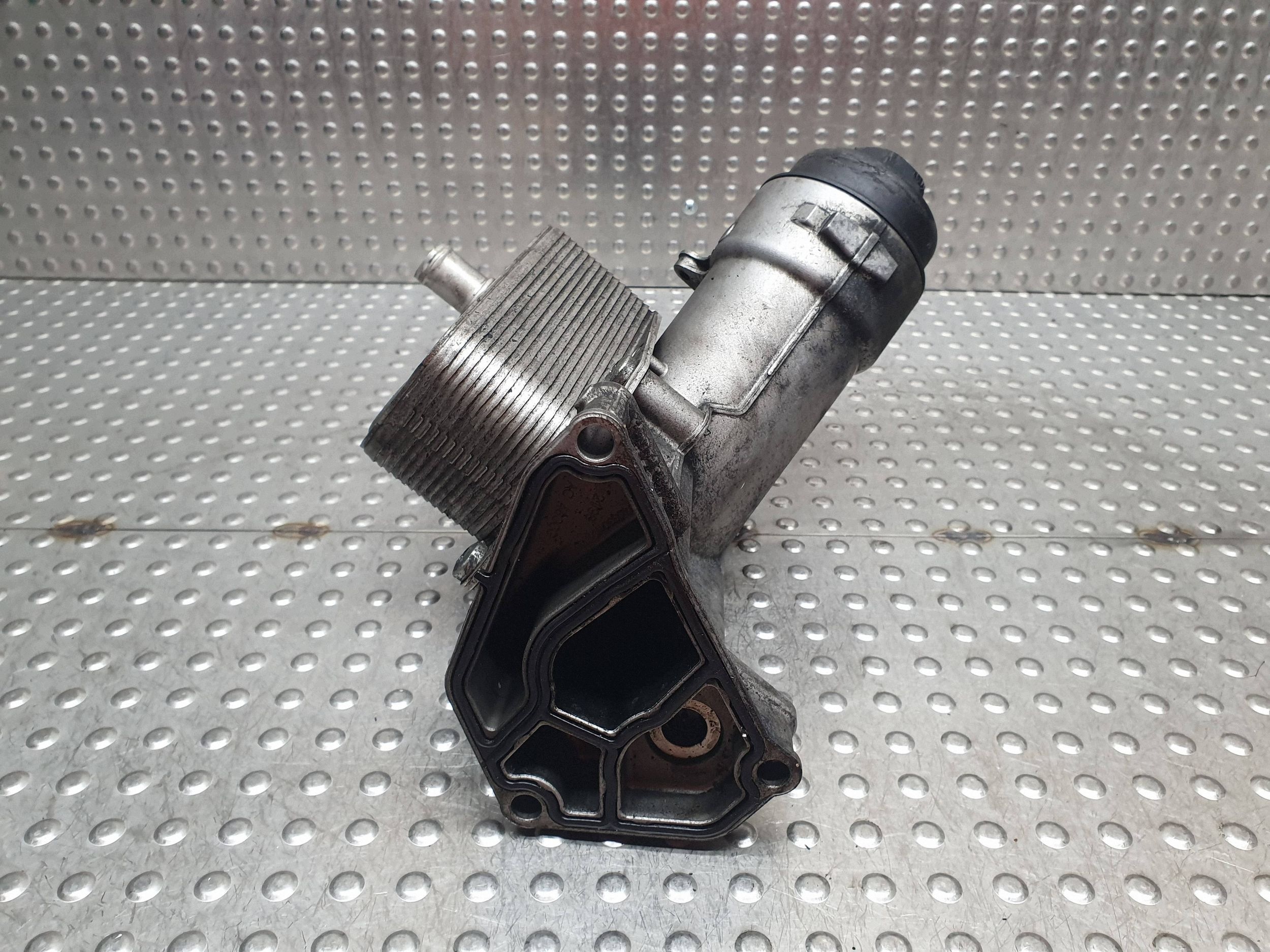 oil filter holder radiator 7787072 BMW E46 E87 E90 E60 X3 E83 2.0D M47