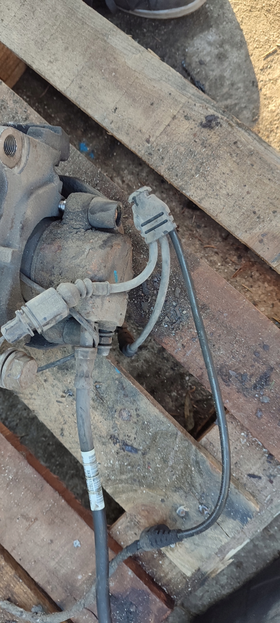 caliper brake right rear part audi a4 b8