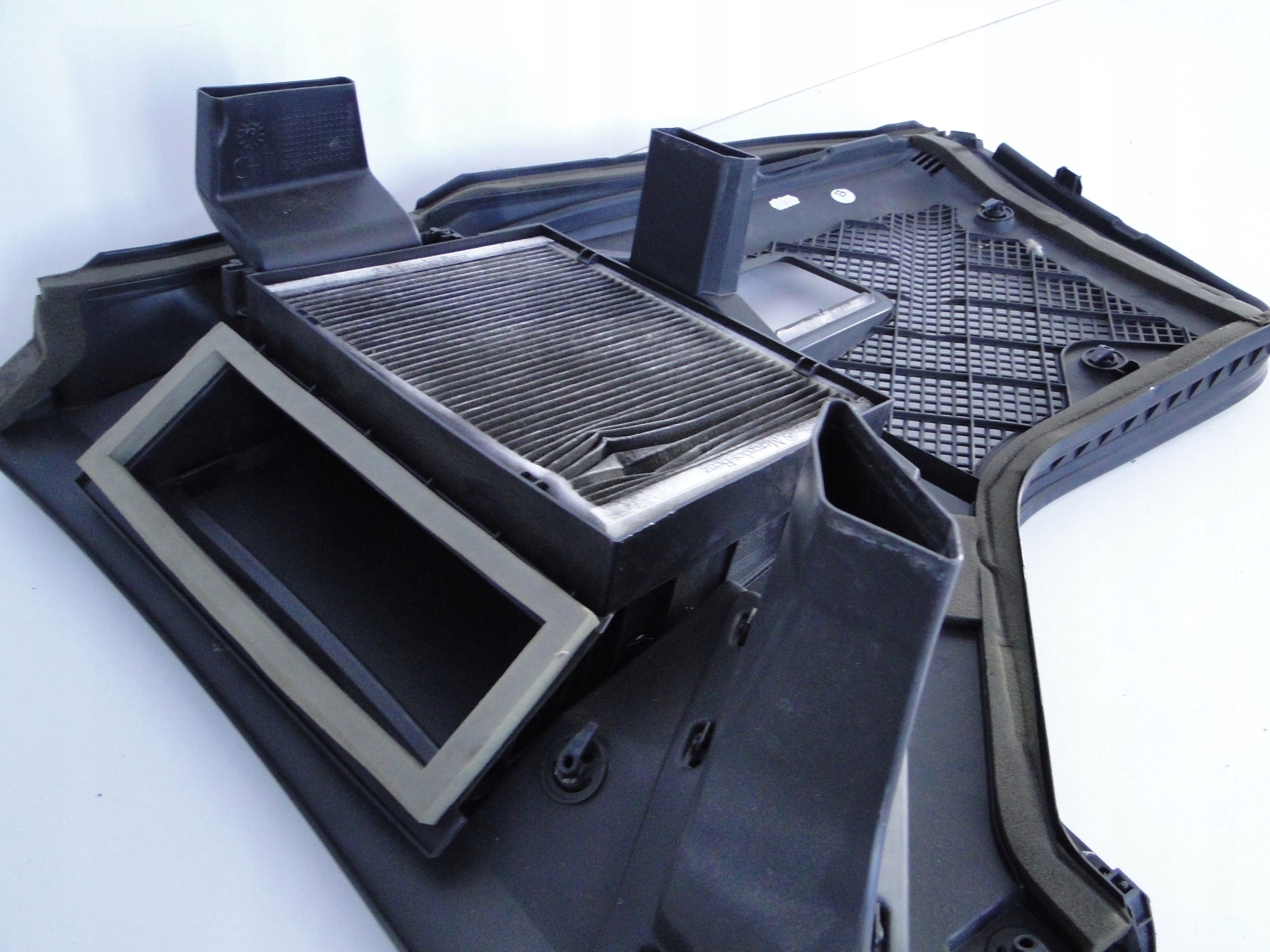 MERCEDES C KLASA 205 W205 PODSZYBIE PRAWE Typ samochodu Samochody osobowe