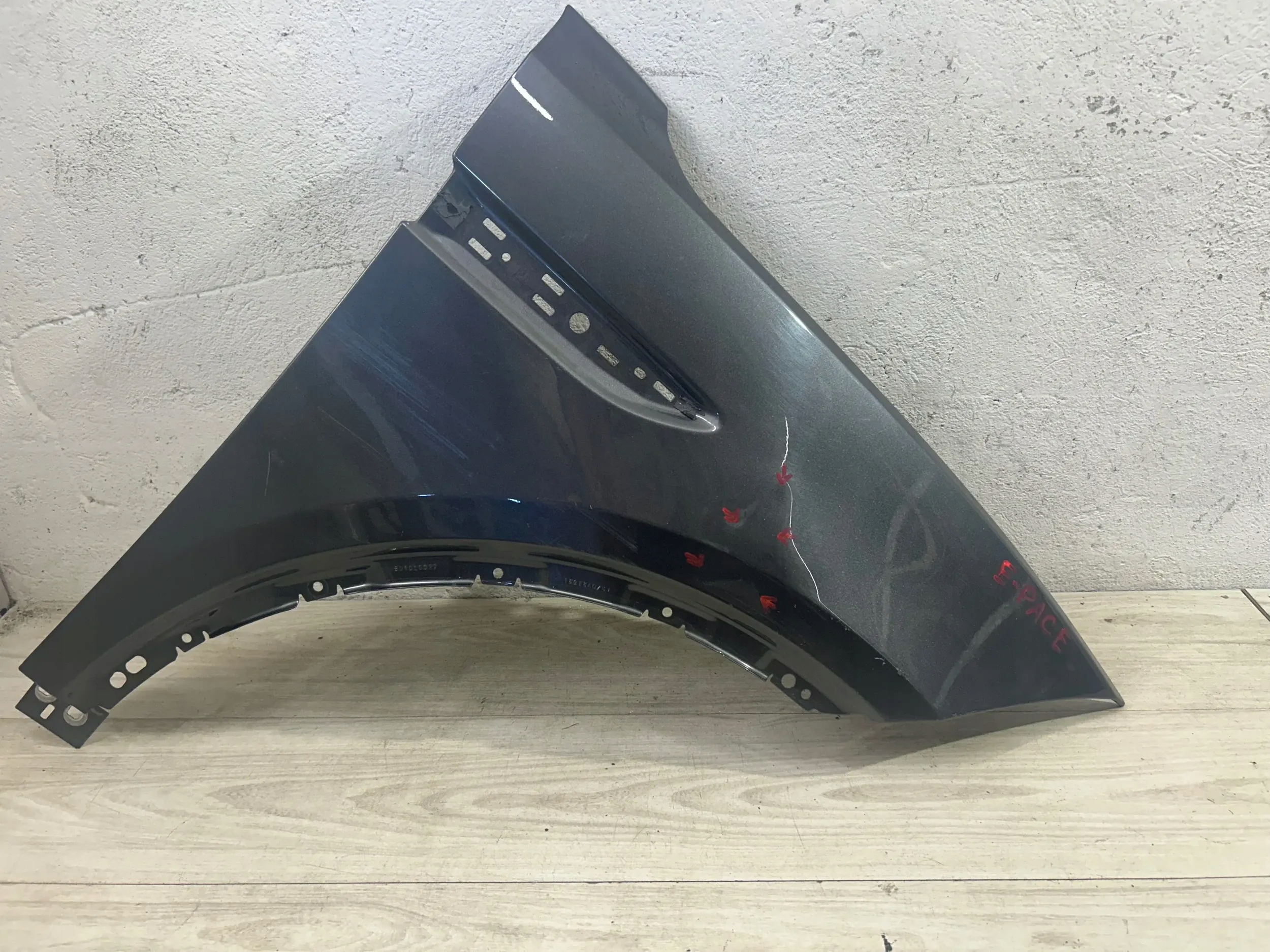 Jaguar Е-Pace Крыло правый