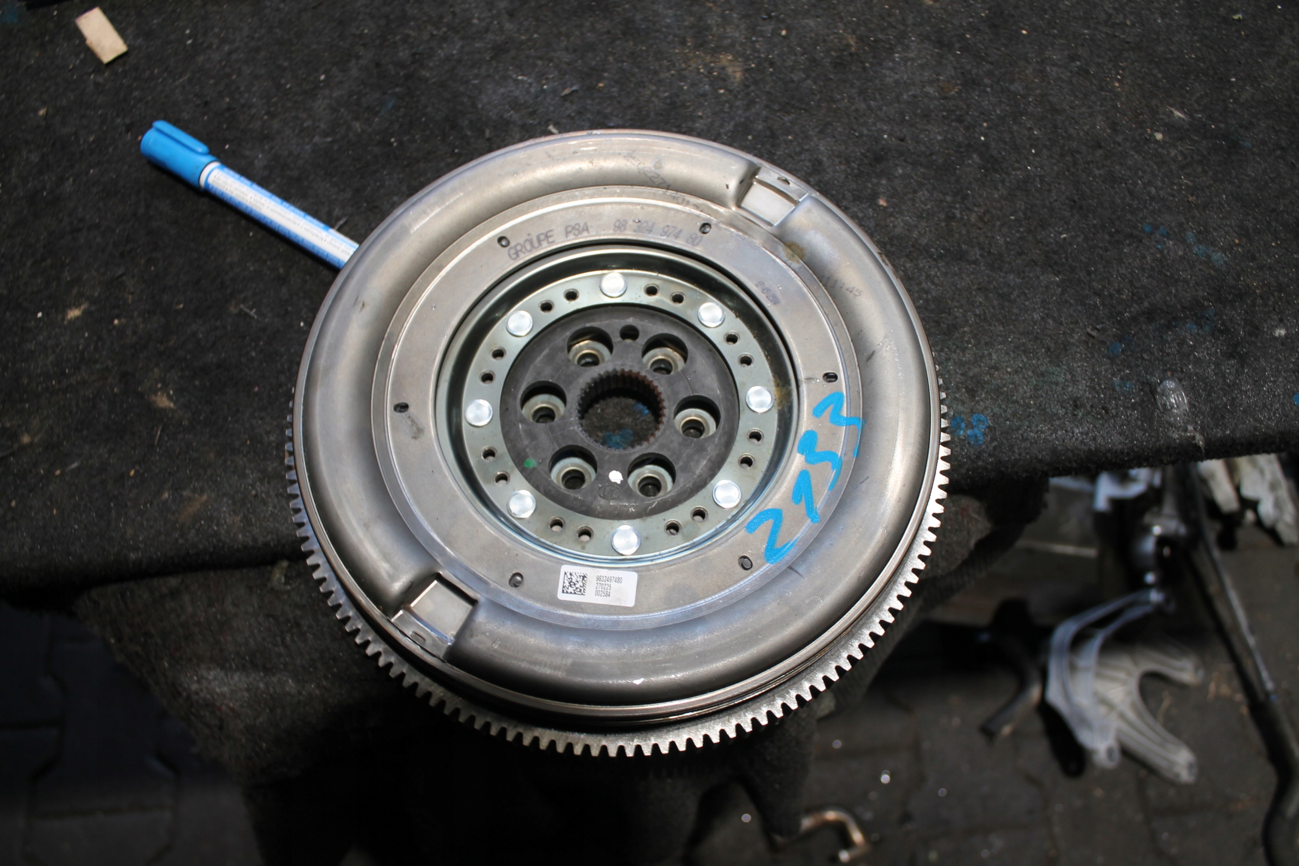2133. wheel flywheel PEUGEOT 9832497480