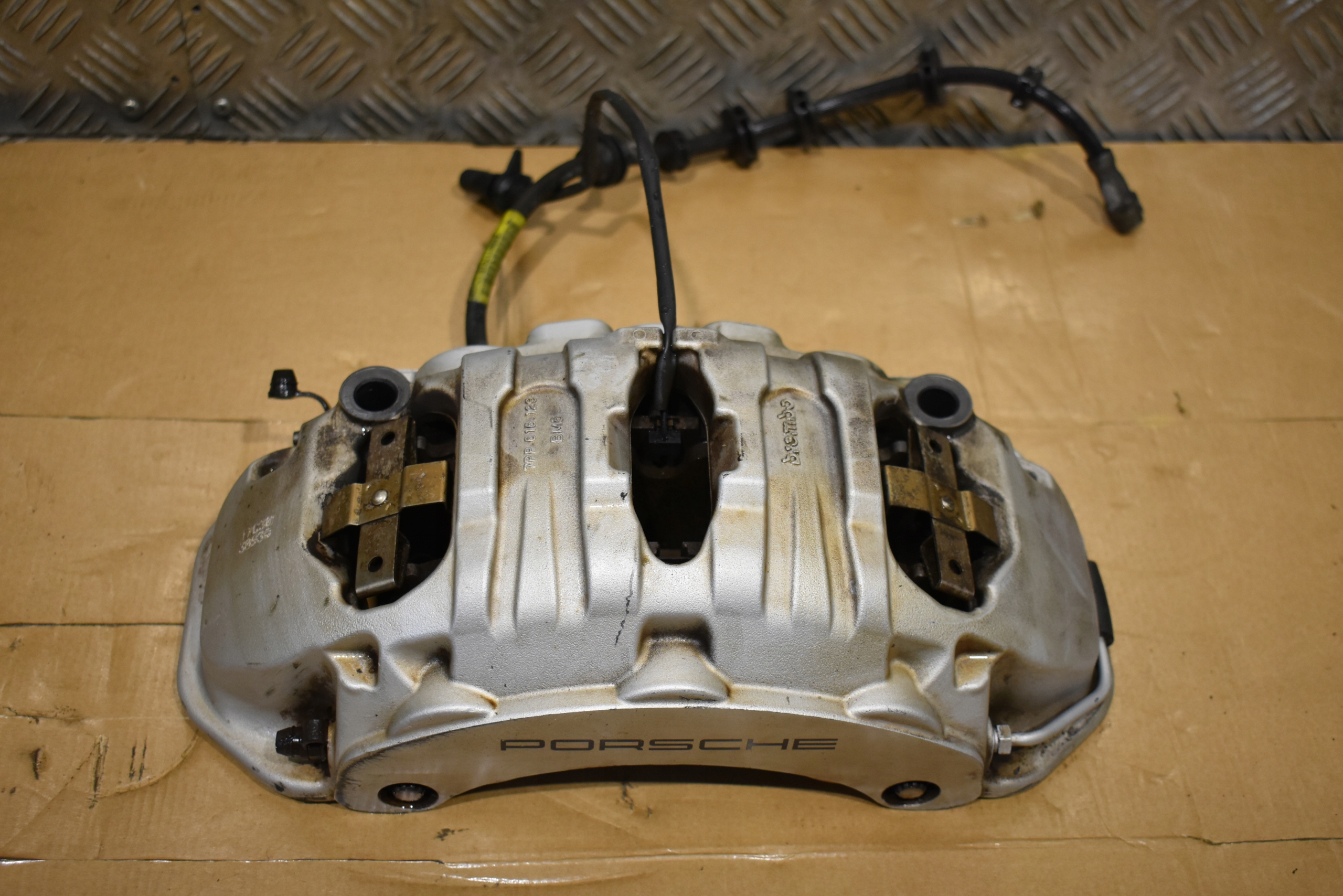 IDEALNY caliper front front left 360x36 PORSCHE MACAN 3.0 1