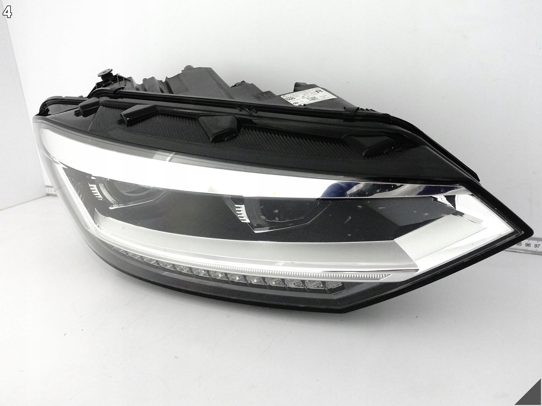 vw TOURAN 5TB 2 (II поколение) 15- фара full led правая европа *082A*