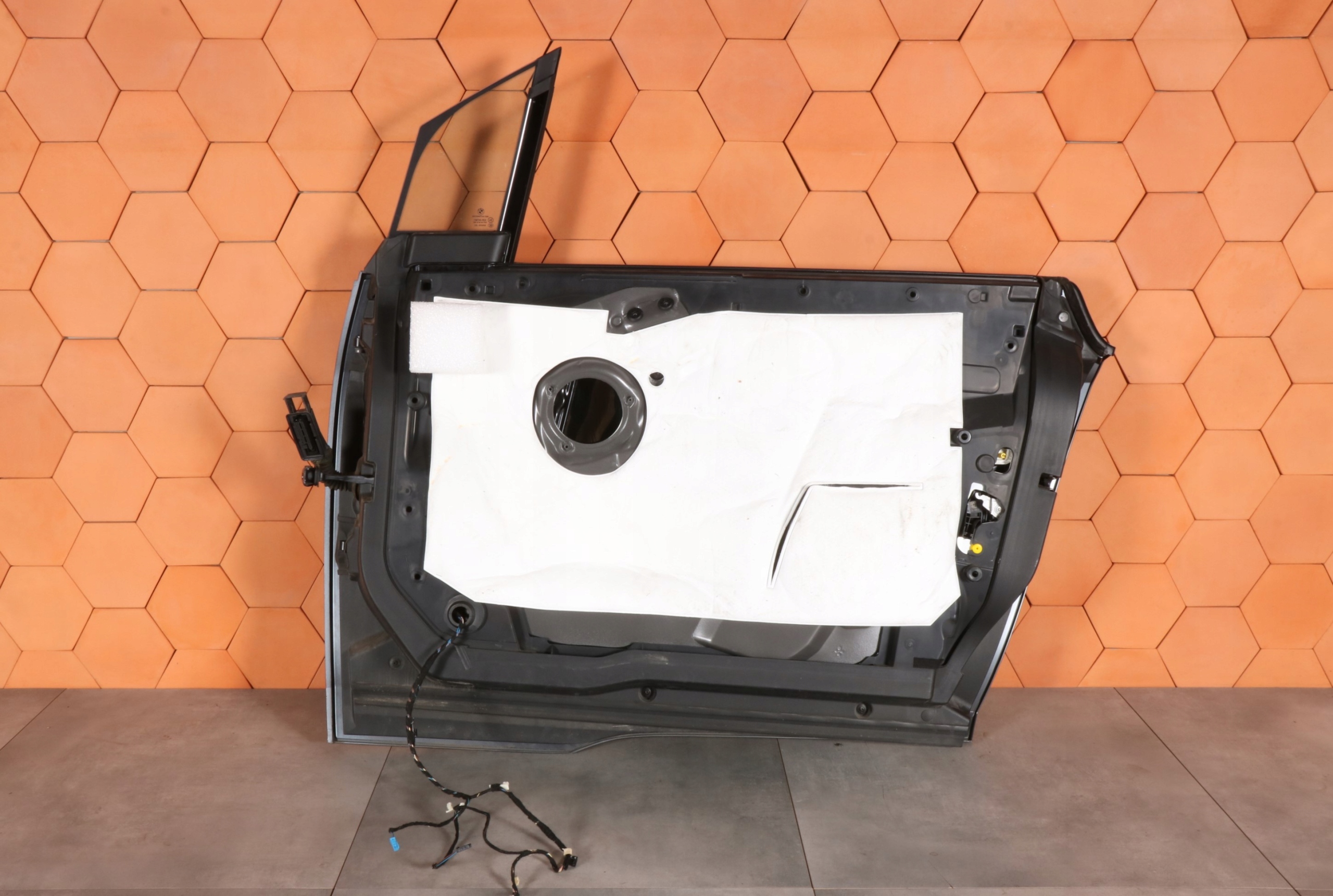 BMW i3 I01 door right front front windows complete C01 FROZEN GREY