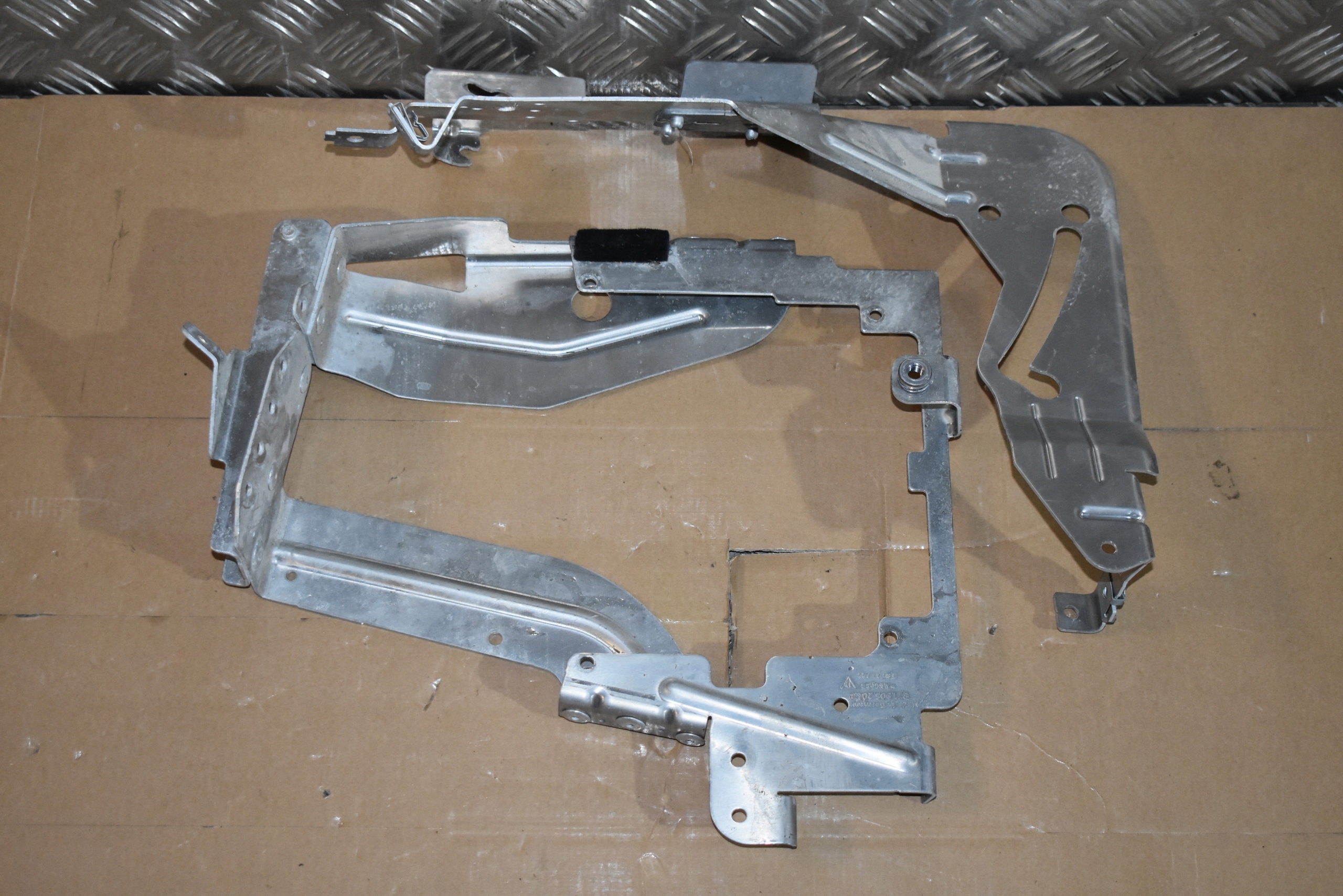 IDEALNY control unit retainer of the engine PORSCHE PANAMERA 971 1 9