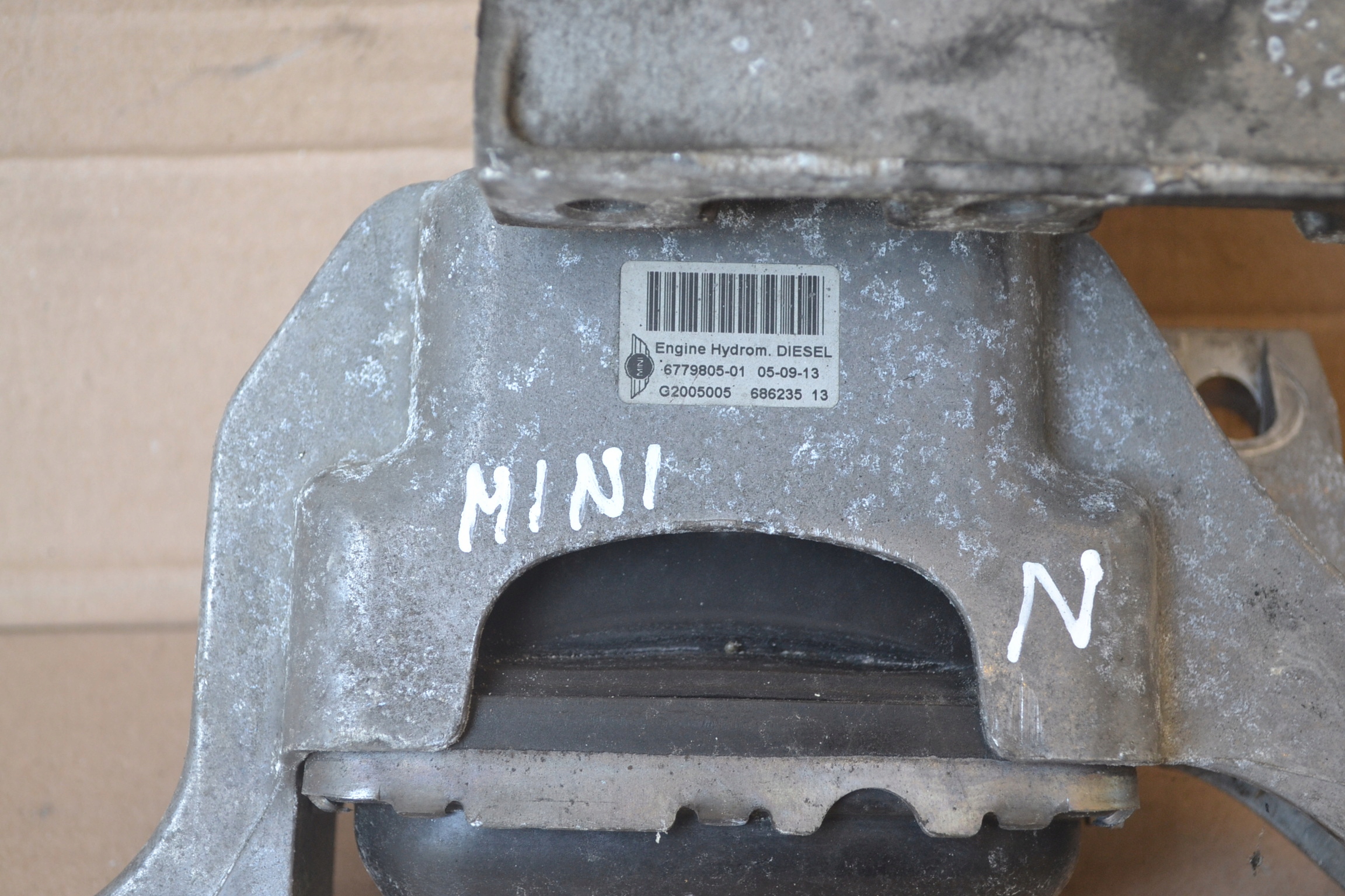 6779805-01 engine mount Mini R56 1.6D