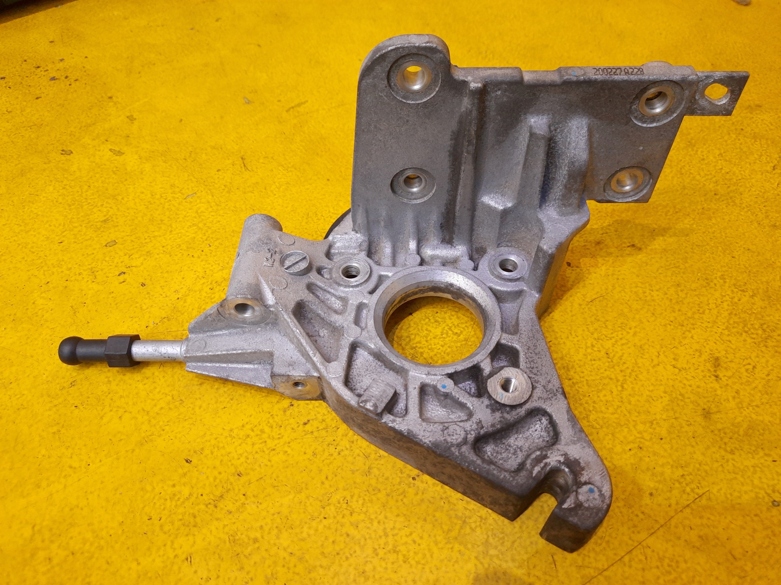 SPORTAGE IV LIFT 1.6 CRDI ŁAPA MOCOWANIE pompy