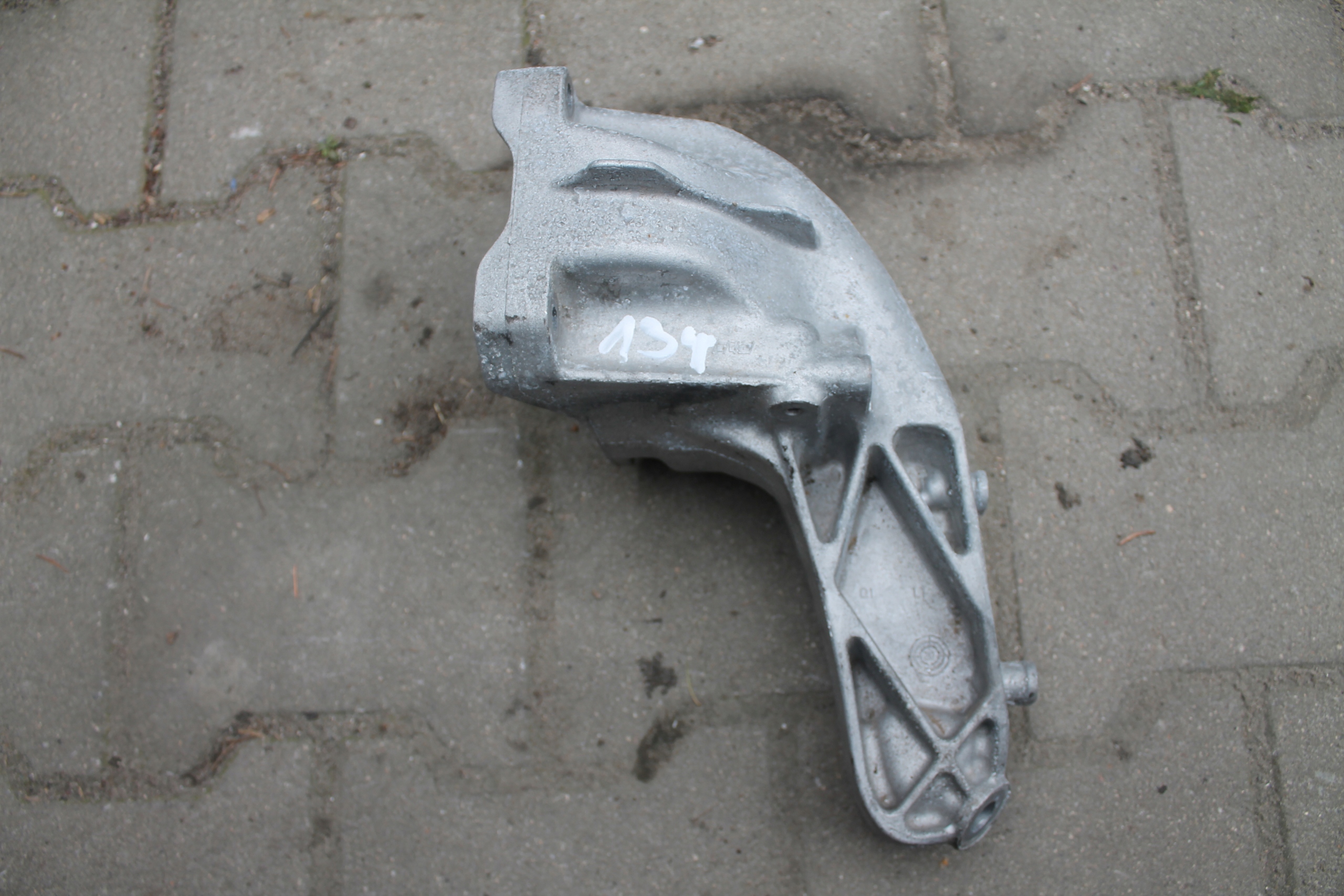 134. holder engine mount MERCEDES A6542231600