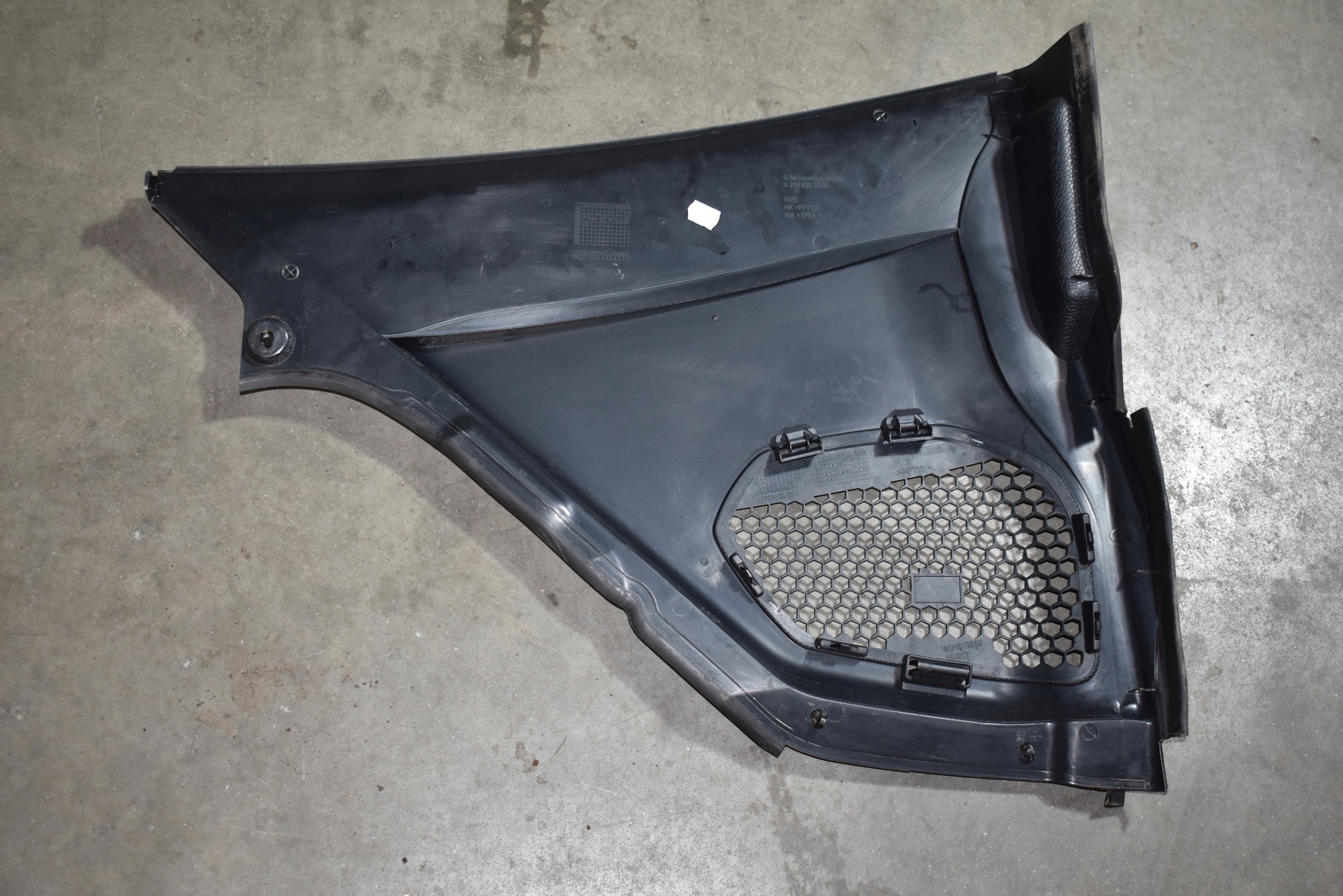 IDEALNE torpedo right MERCEDES W214 1