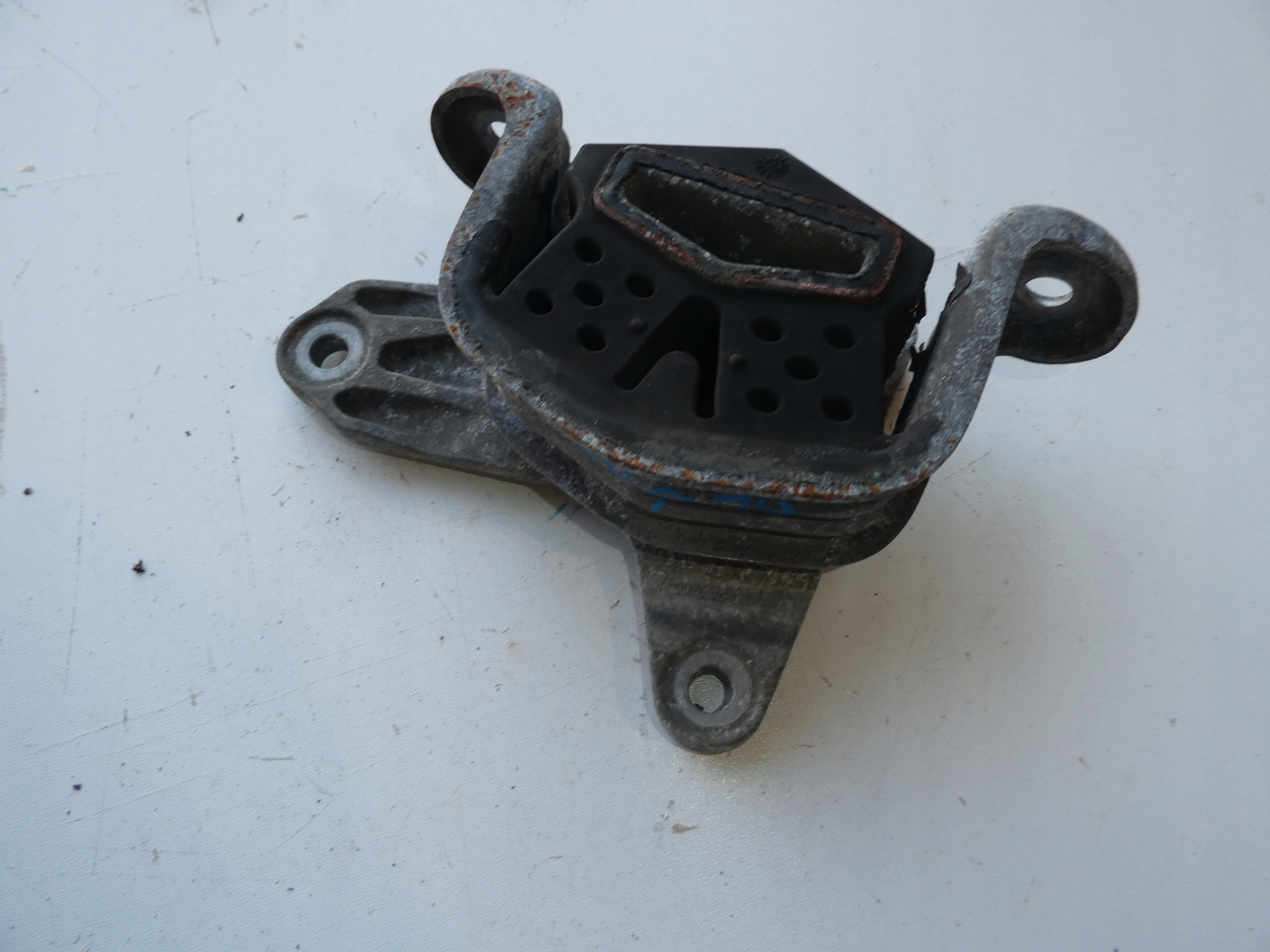 SUPPORT BOÎTE VITESSE MONTAGE SUPPORT PATTE VW T6 7E0399151A