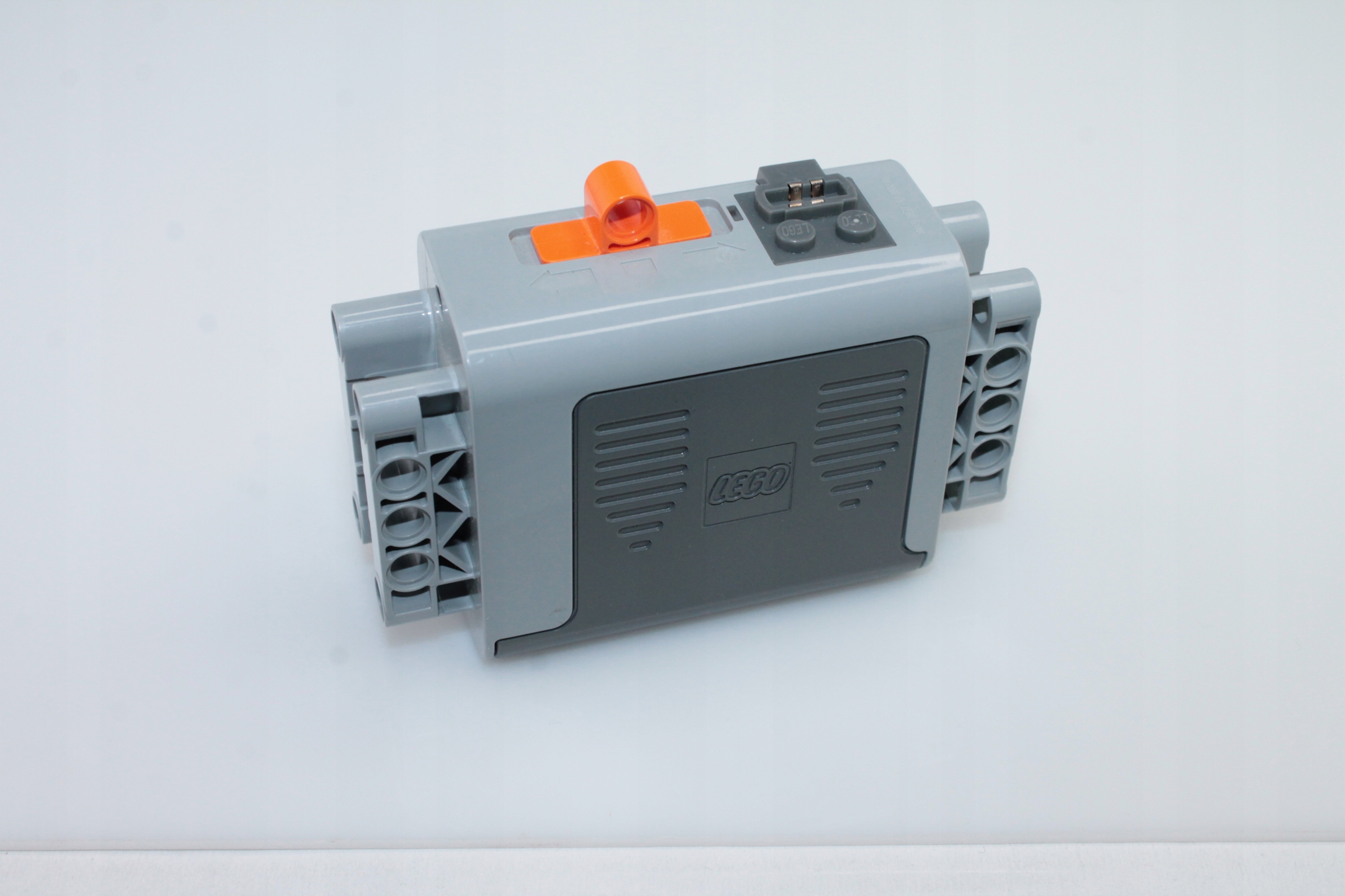 LEGO Power Functions 8881 Battery Box - Pojemnik Schowek na baterie EAN (GTIN) 0673419243872