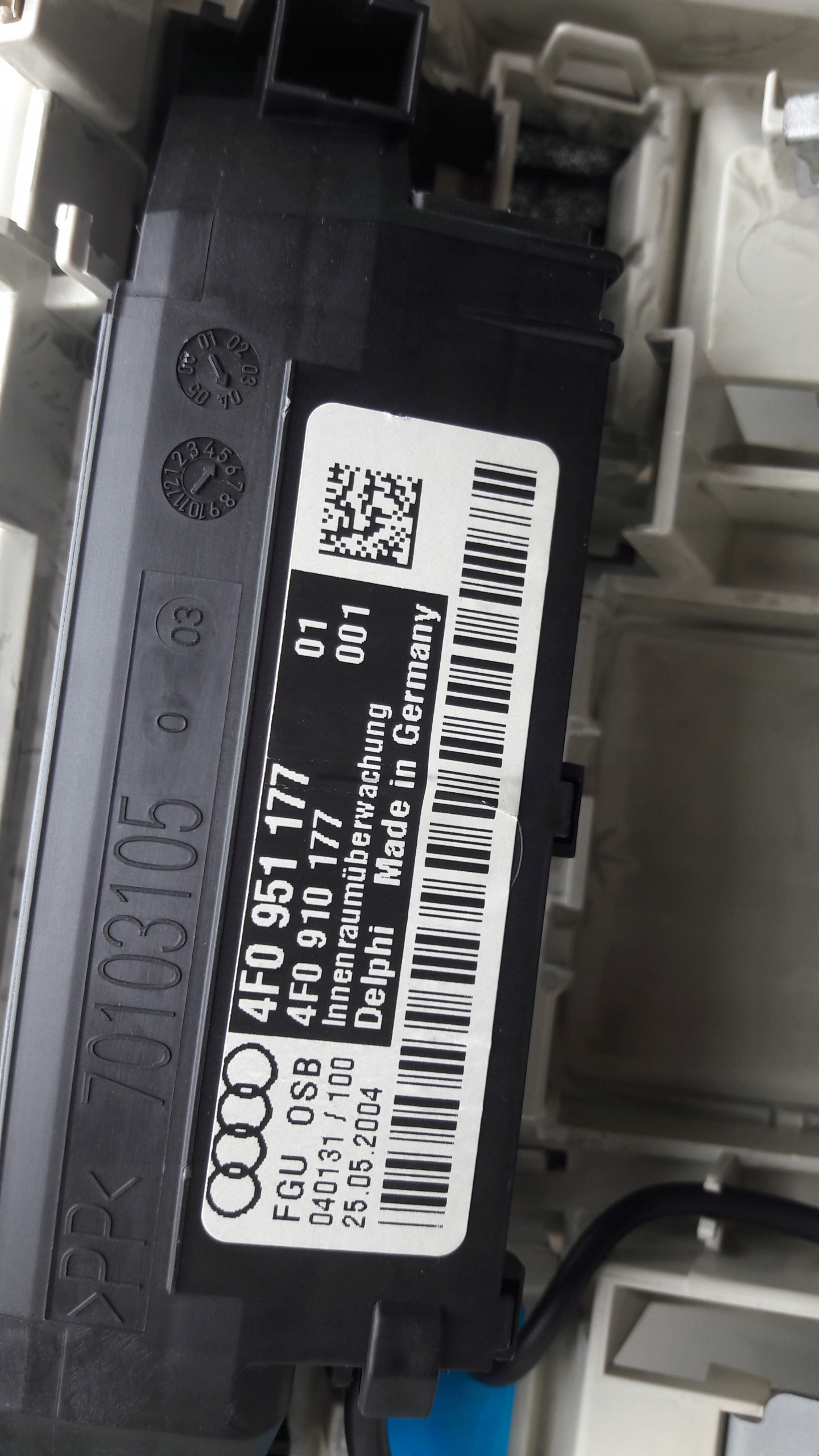 AUDI A6 C6 OSWIETLENIE cabs light 4F0951177