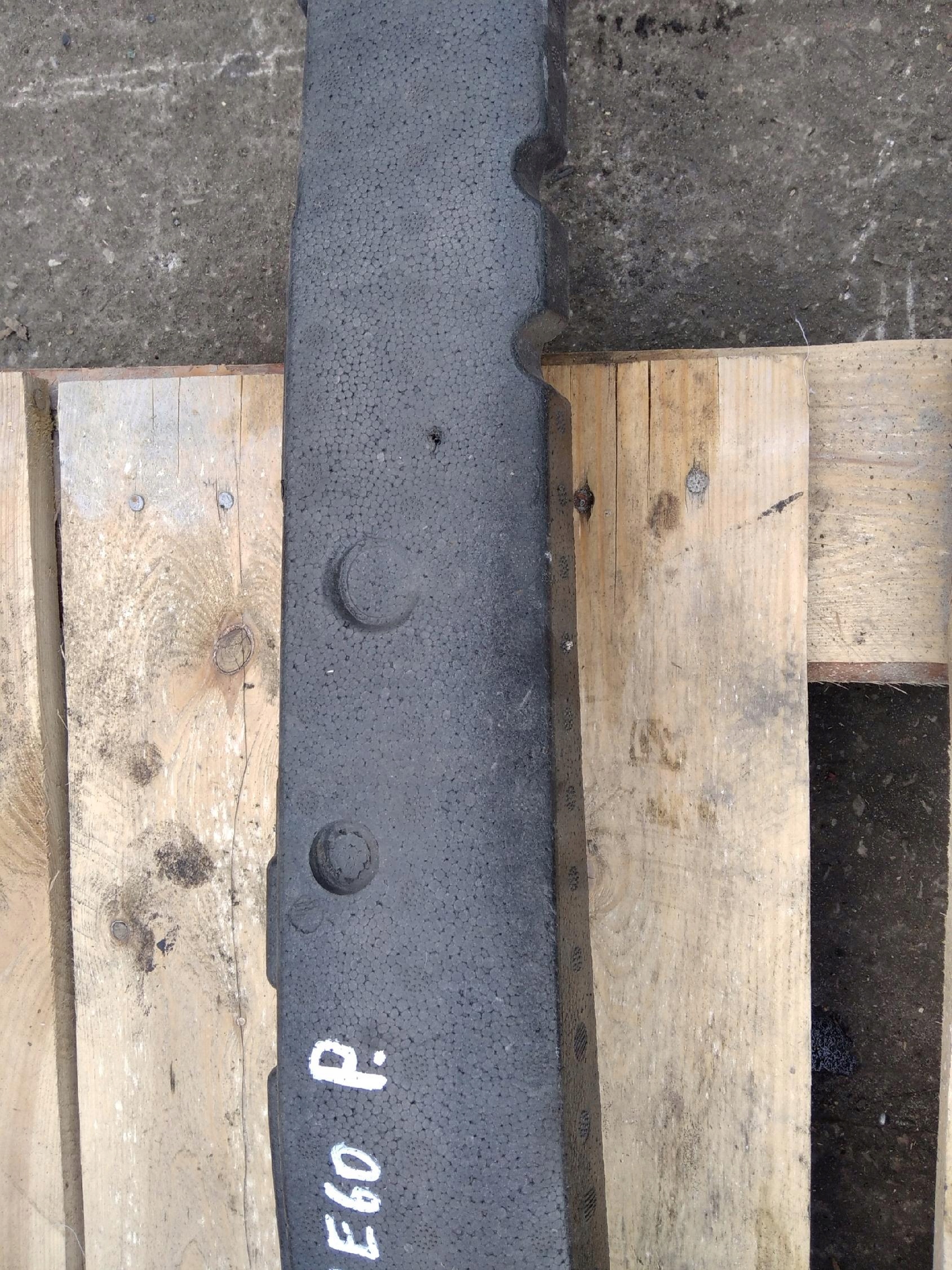 ABSORBER Polystyren BELKI vorne BMW E65