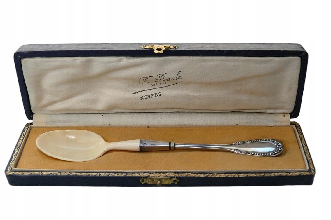 Srebrna łyżeczka kość