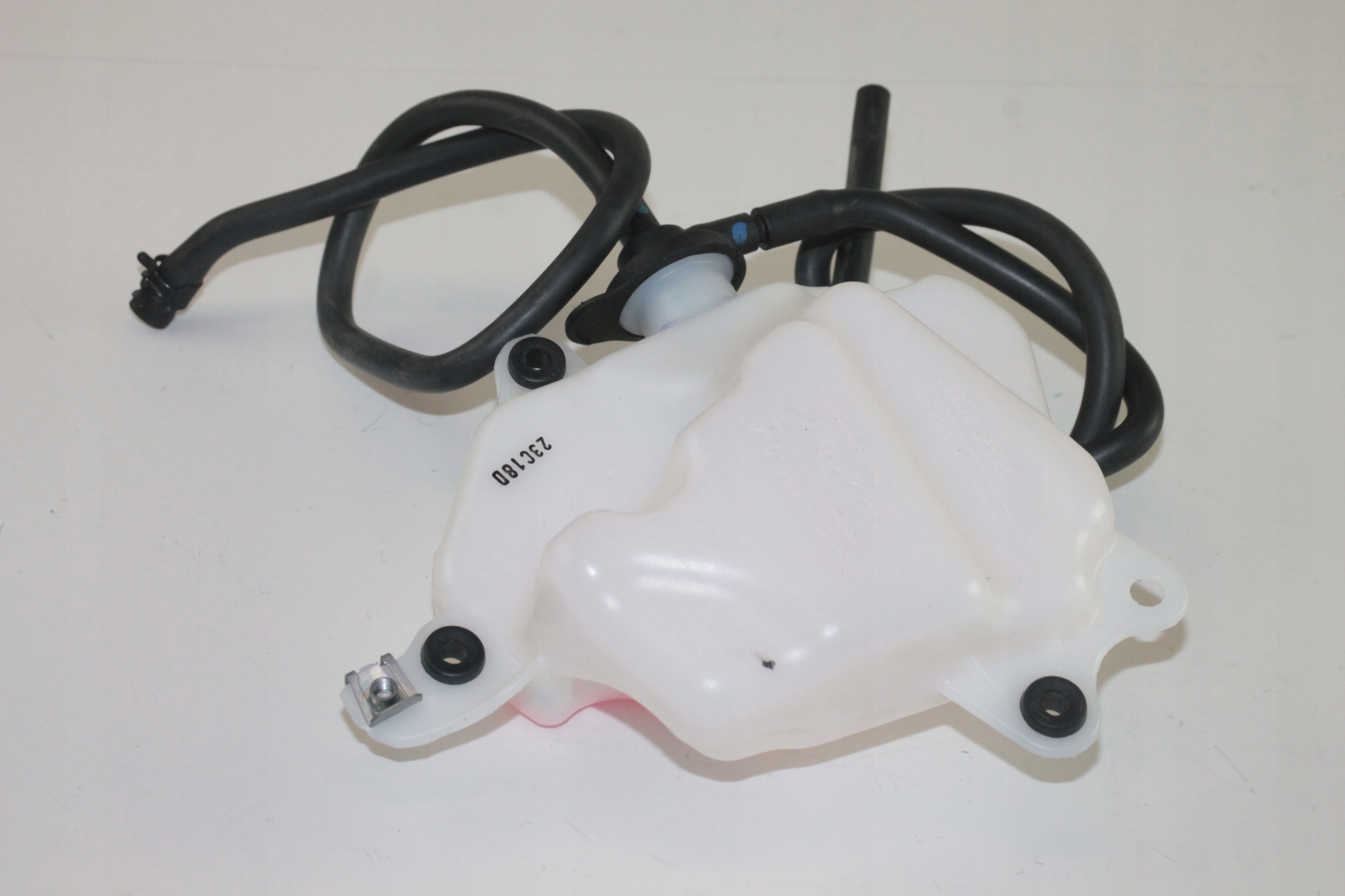 TRIUMPH SPEED TRIPLE 1200 RS ZBIORNICZEK PŁYNU CHŁODZĄCEGO CHŁODNICZEGO