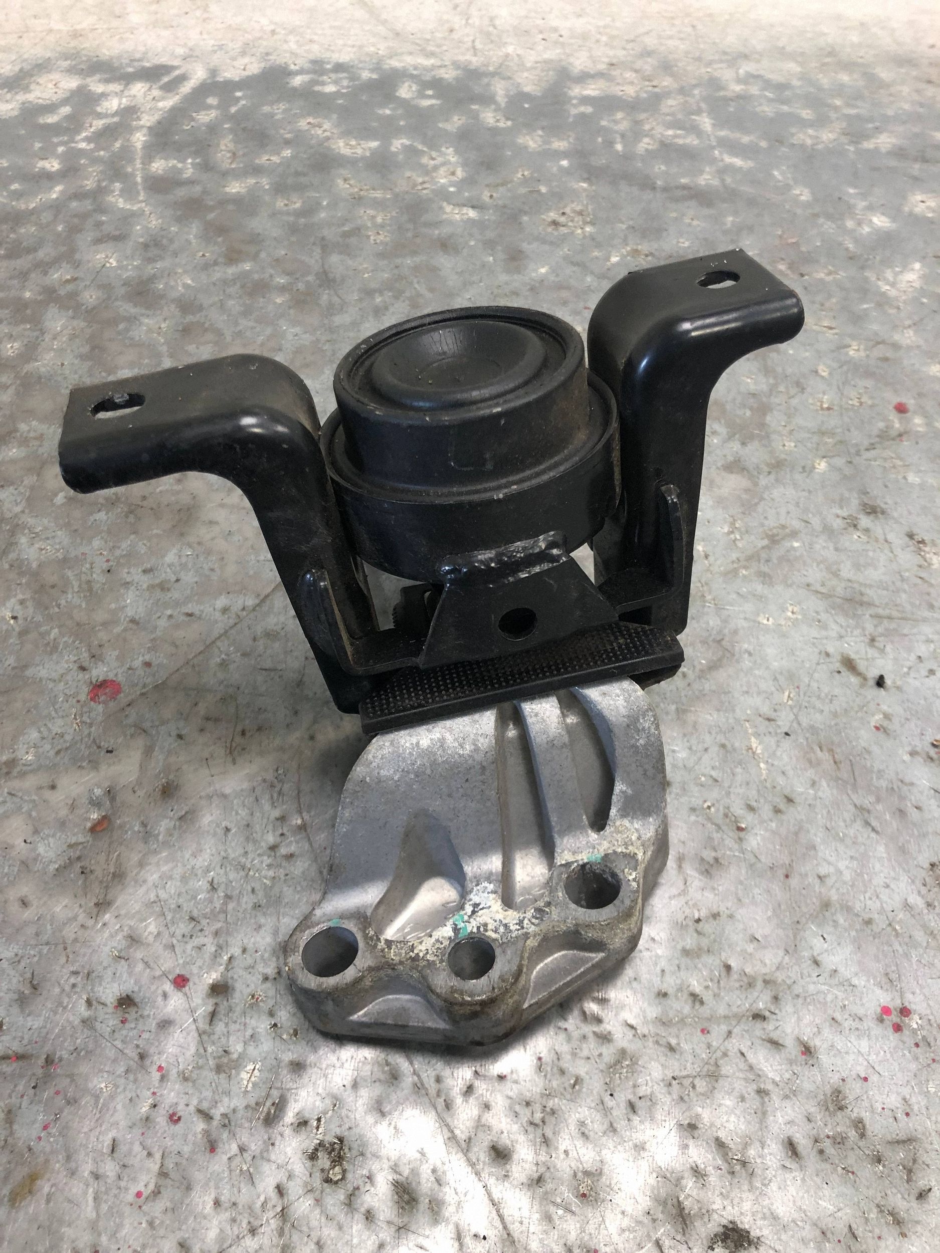 holder engine mount 1.0 K10BS SUZUKI CELERIO
