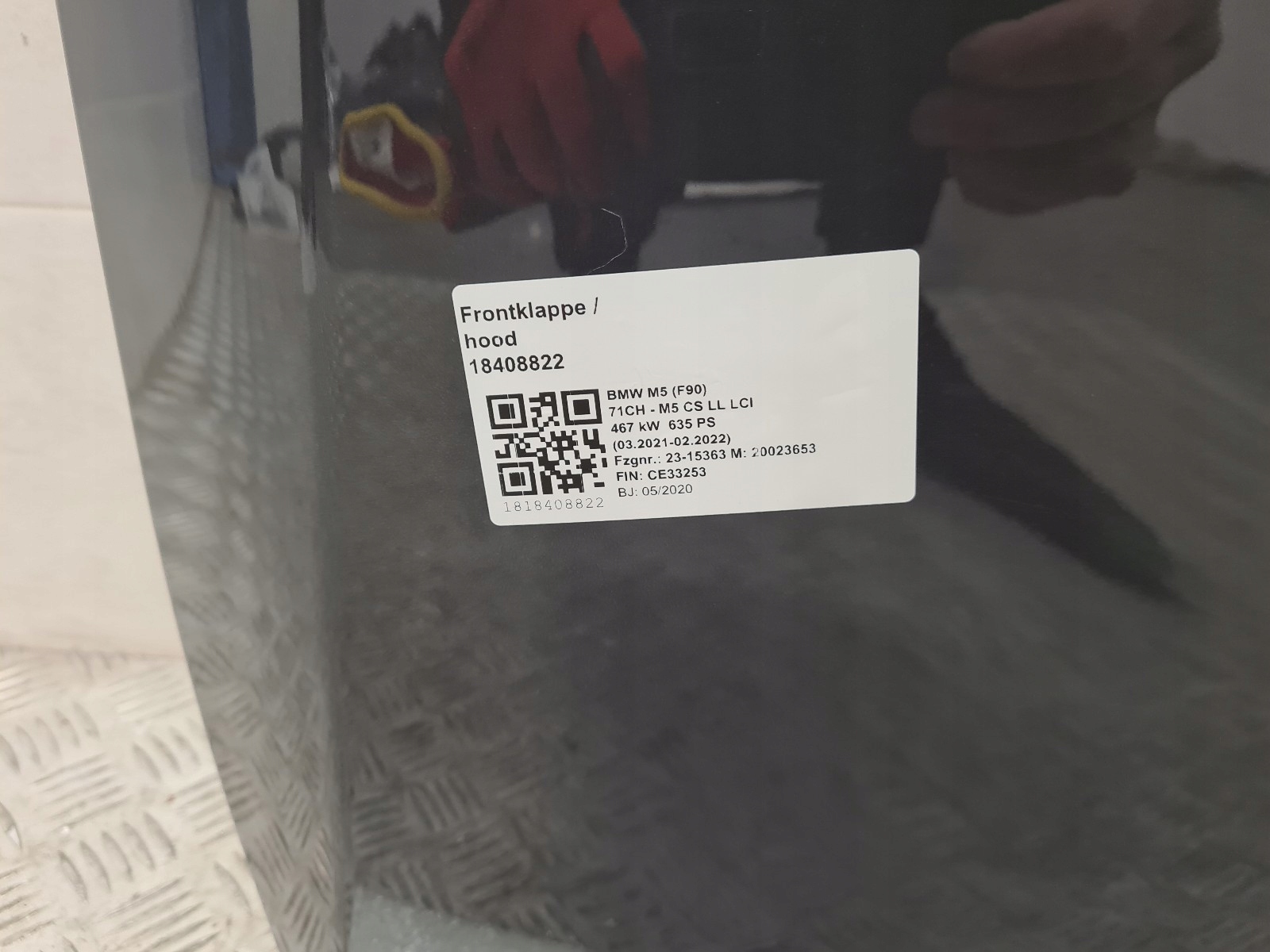 BMW M5 F90 originál bonnet C17